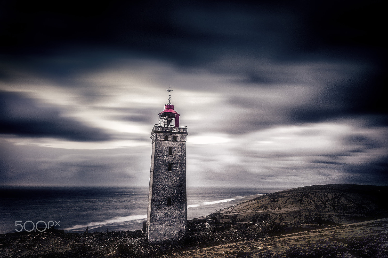 Canon EOS-1D X Mark II + Sigma 24-105mm f/4 DG OS HSM | A sample photo. Rubjerg knude lighthouse photography