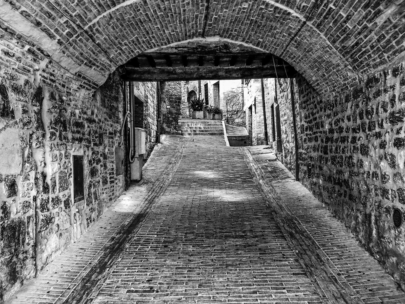 Nikon COOLPIX L23 sample photo. The street in assisi (italy) photography