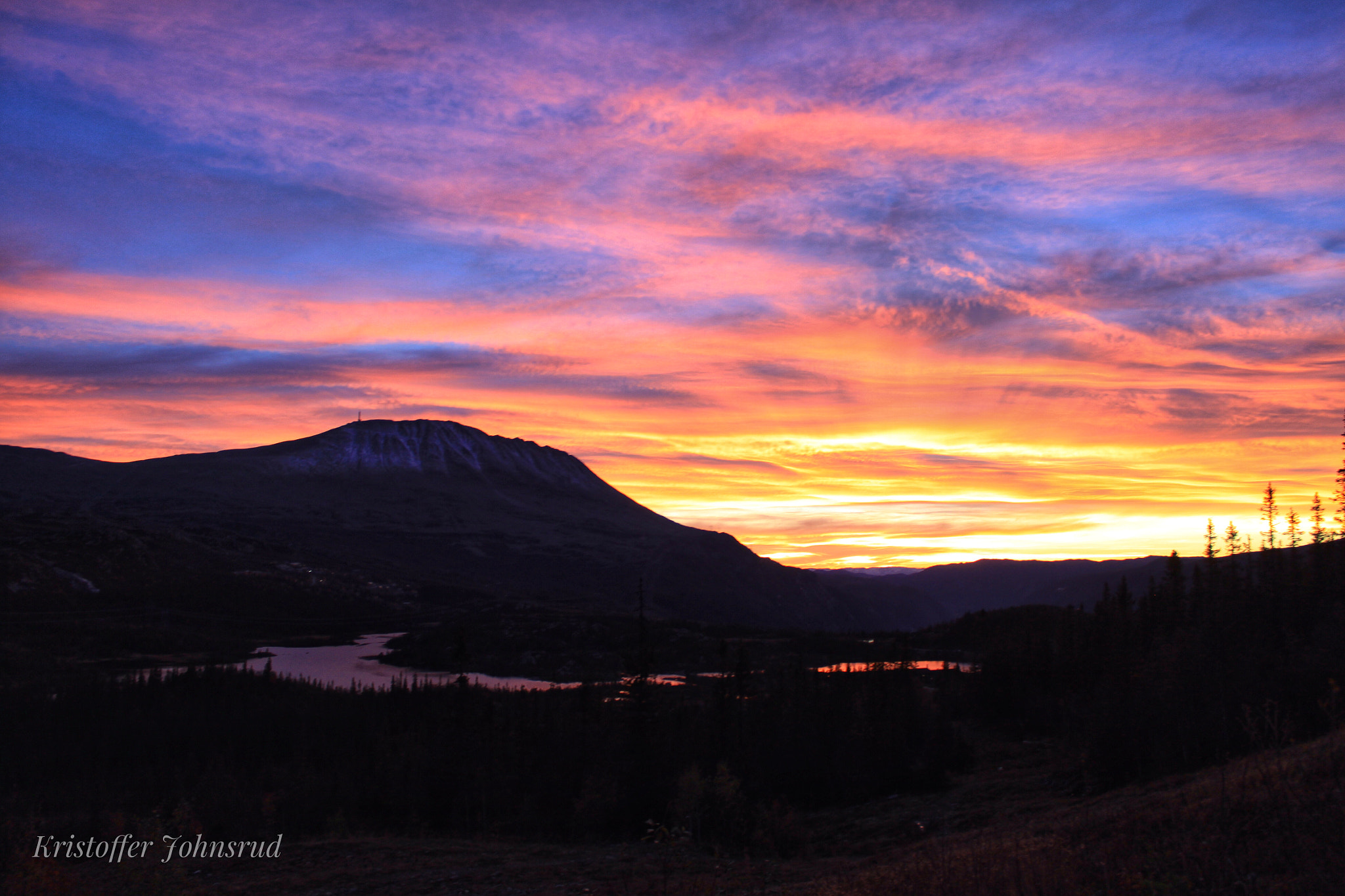 Canon EOS 500D (EOS Rebel T1i / EOS Kiss X3) + Canon EF-S 18-55mm F3.5-5.6 IS sample photo. Gaustatoppen, norway photography