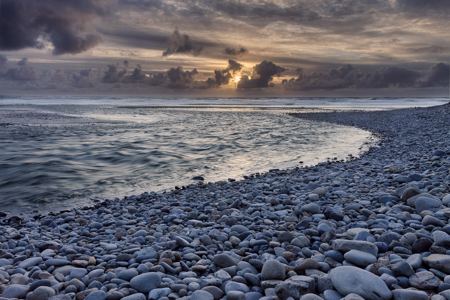 Canon EF-S 18-55mm F3.5-5.6 II sample photo. Searose beach photography