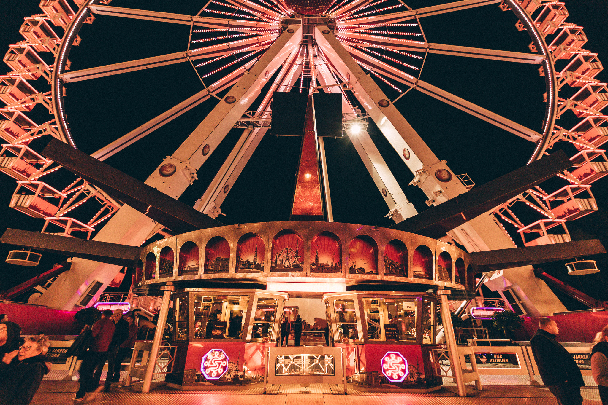 Sigma 10-20mm F3.5 EX DC HSM sample photo. Carnival photography