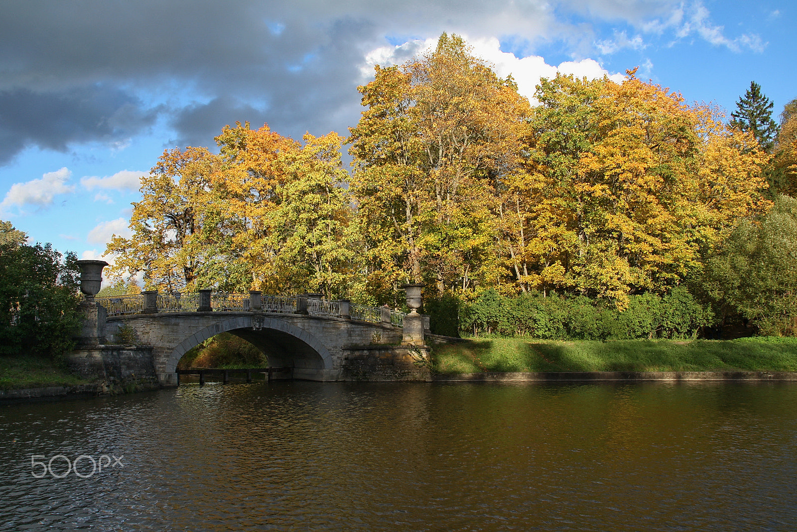 Canon EOS 1000D (EOS Digital Rebel XS / EOS Kiss F) sample photo. The visconti bridge photography