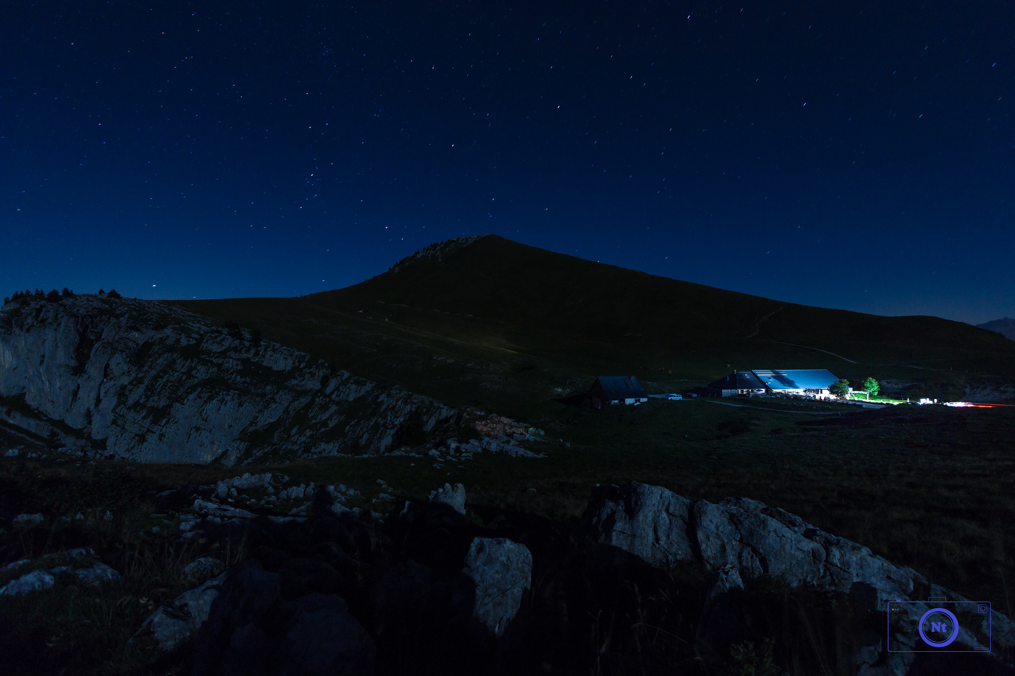 Canon EF-S 10-22mm F3.5-4.5 USM sample photo. Charmant som by night photography