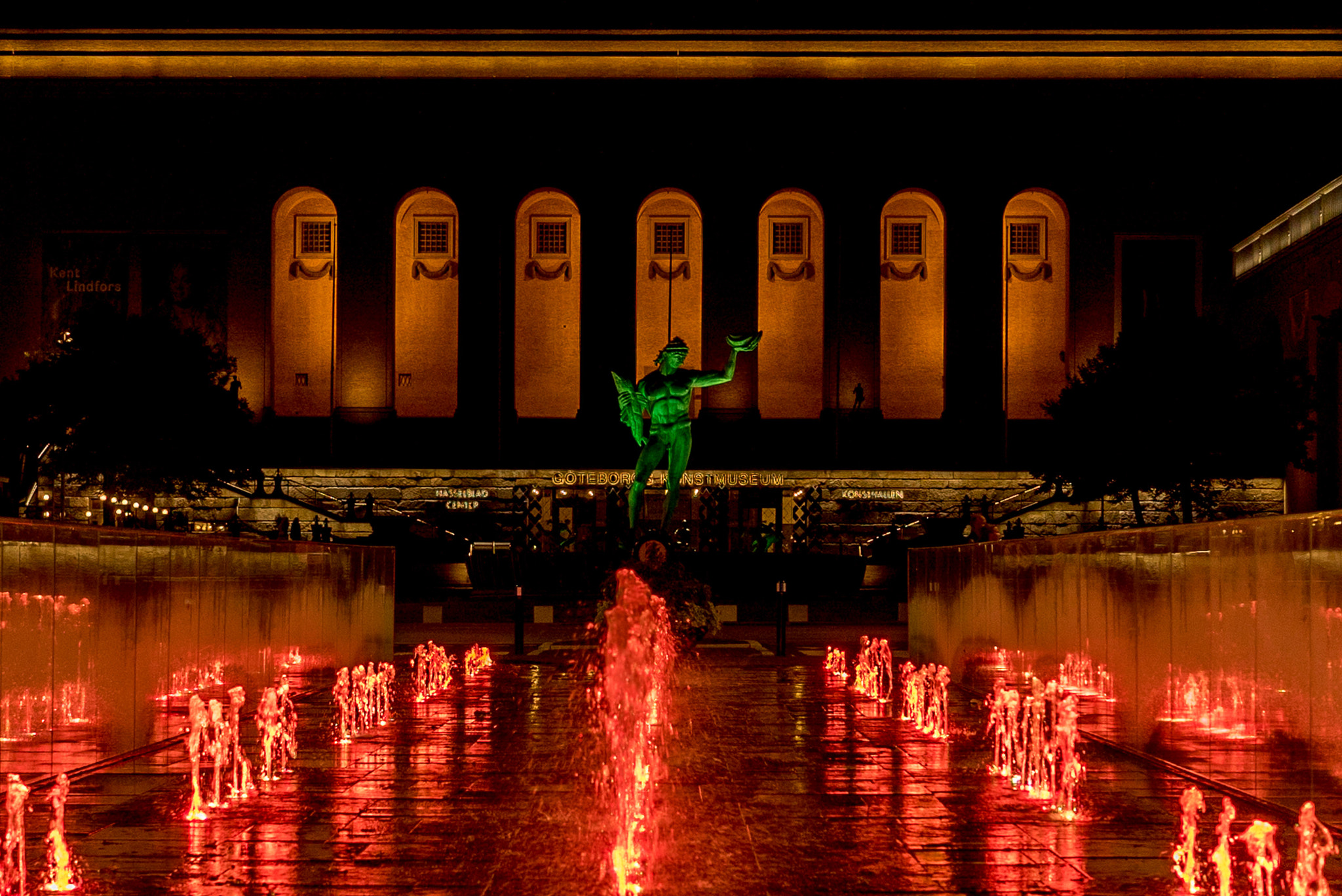 Sony a7S sample photo. Symmetric in gothenburg photography