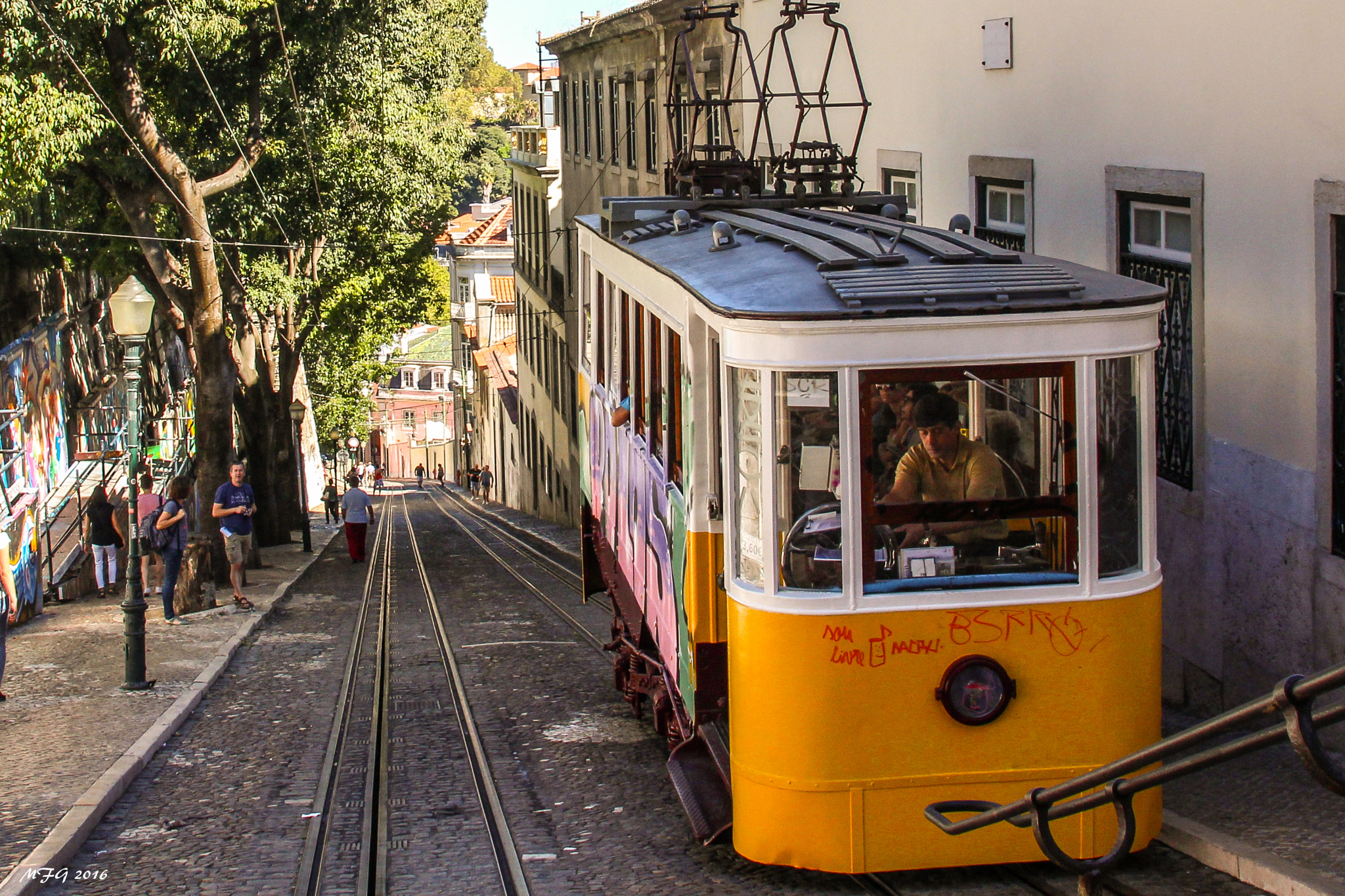 Canon EOS 650D (EOS Rebel T4i / EOS Kiss X6i) sample photo. Lisboa tranvia photography