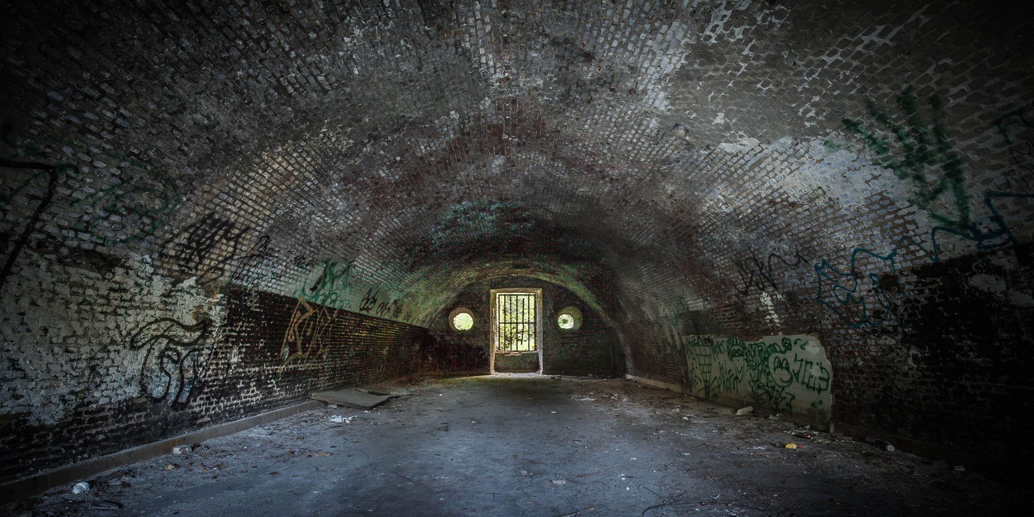 Canon EF 16-35mm F4L IS USM sample photo. Dans le fort photography