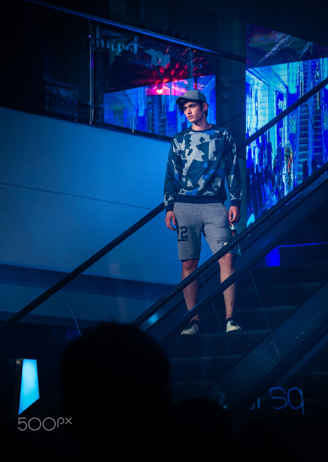 Sigma 70-300mm F4-5.6 DL Macro sample photo. Fashion show photography