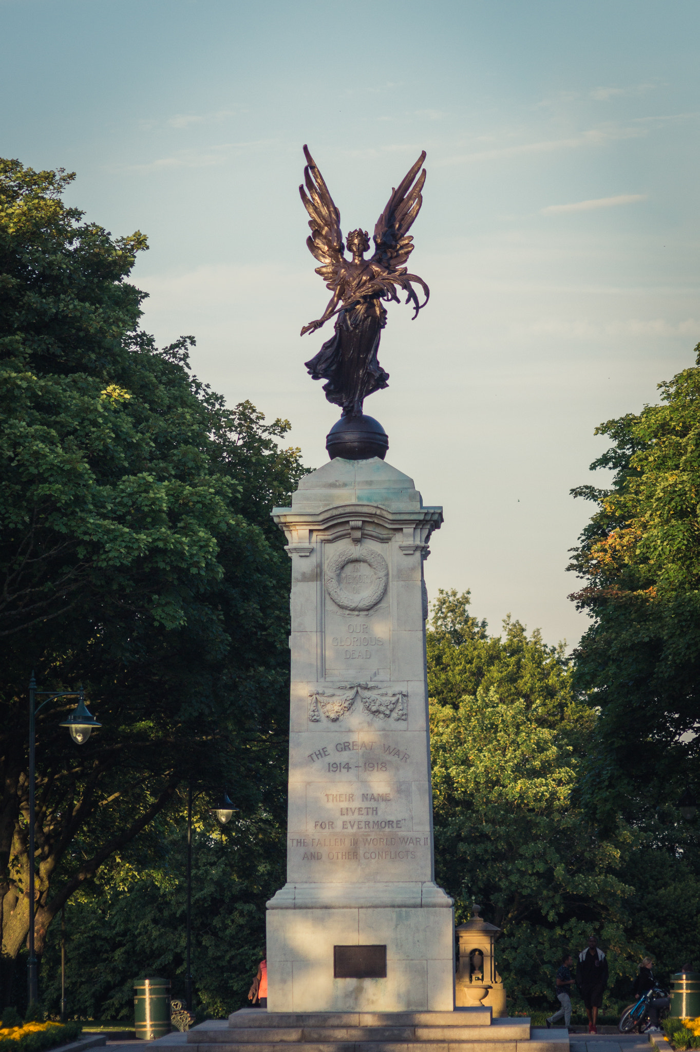 Sigma 70-300mm F4-5.6 DL Macro sample photo. Darthmouth park - england photography