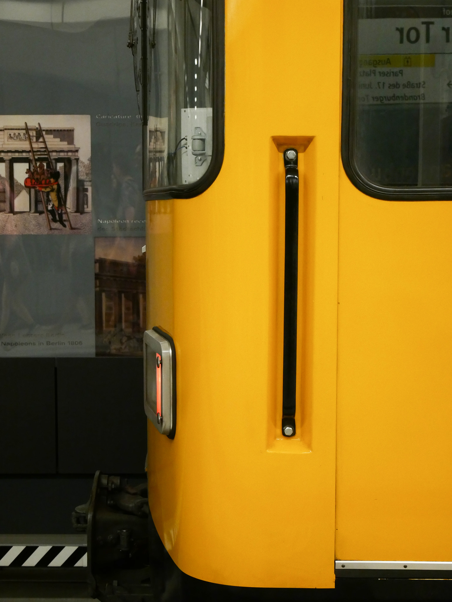Panasonic Lumix DMC-GX85 (Lumix DMC-GX80 / Lumix DMC-GX7 Mark II) sample photo. U-bahn photography