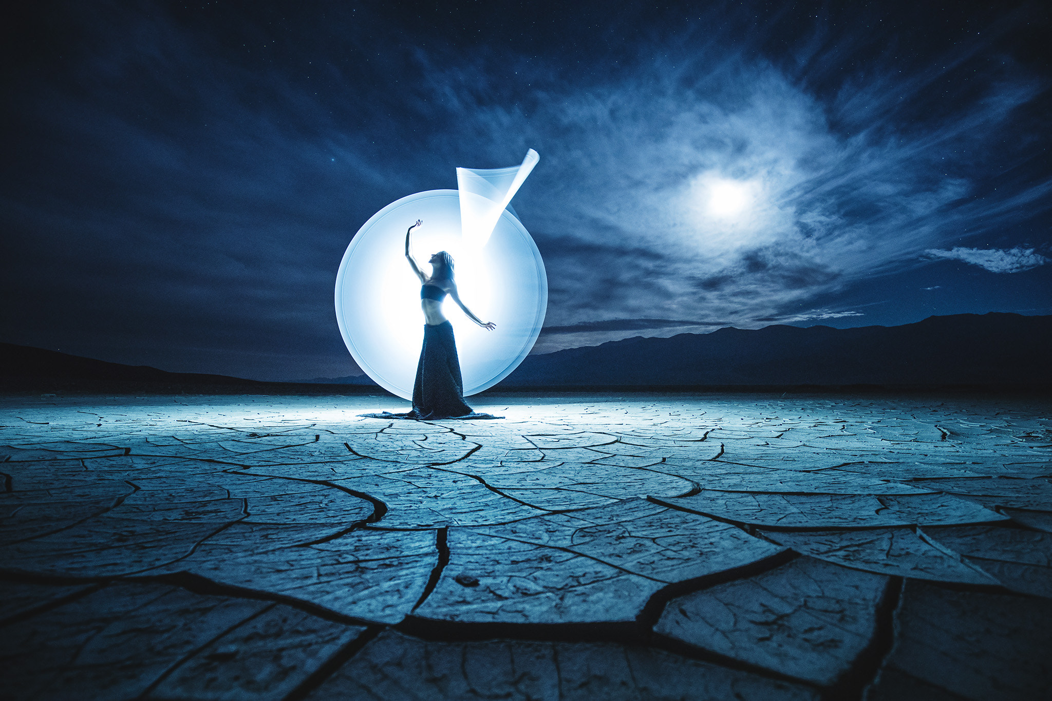 Canon EF 16-35mm F4L IS USM sample photo. Leaning against the moon photography