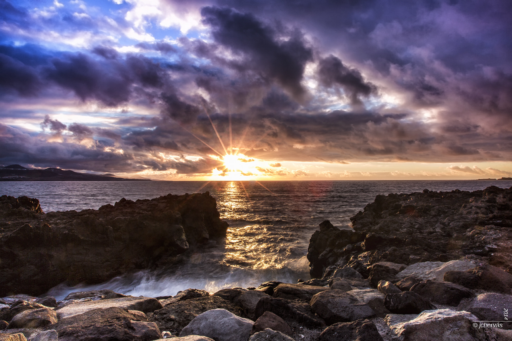 Canon EOS-1D Mark IV sample photo. Las palmas: puesta de sol en la puntilla photography