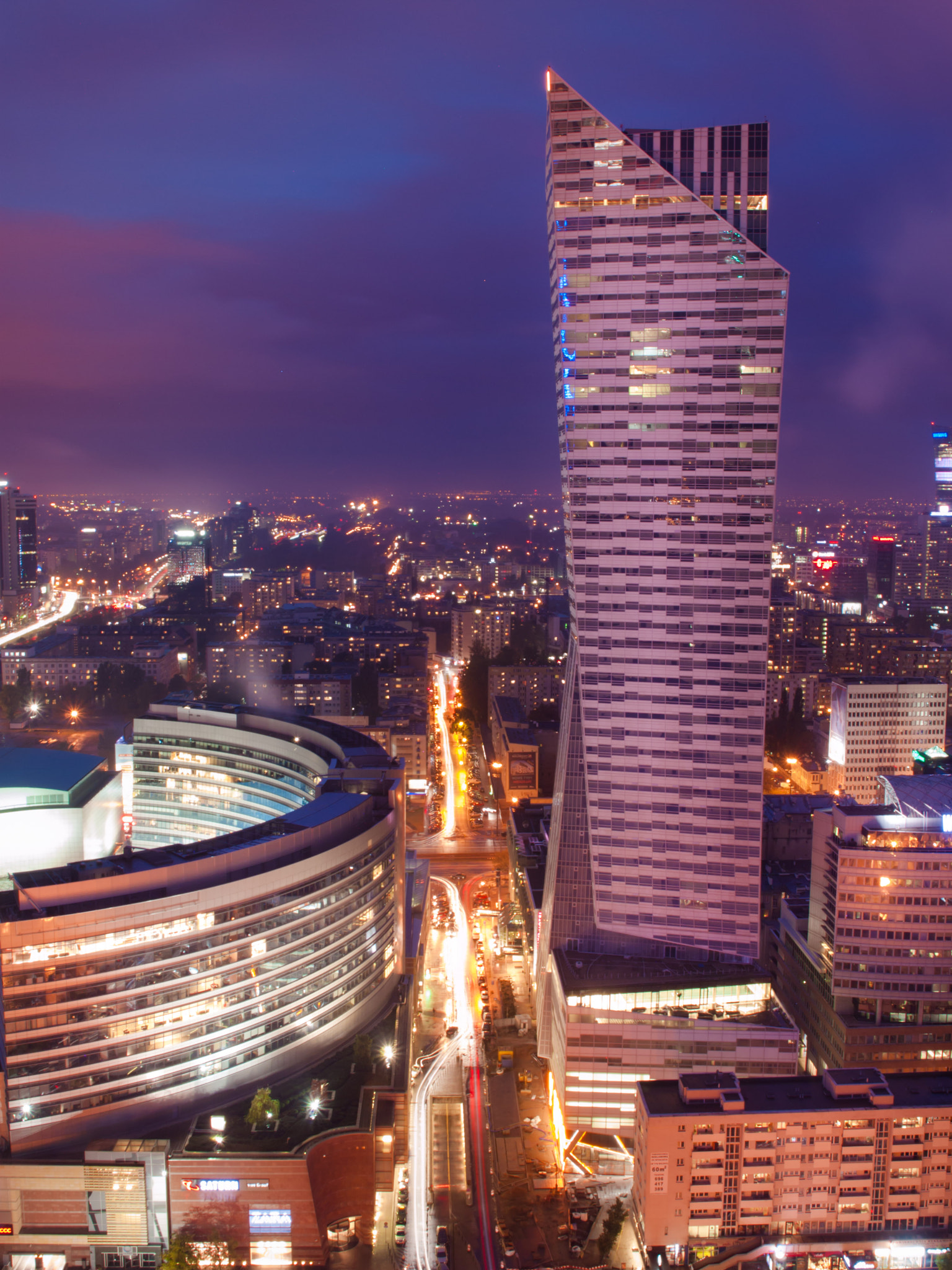 OLYMPUS 18mm-180mm Lens sample photo. Warsaw night photography