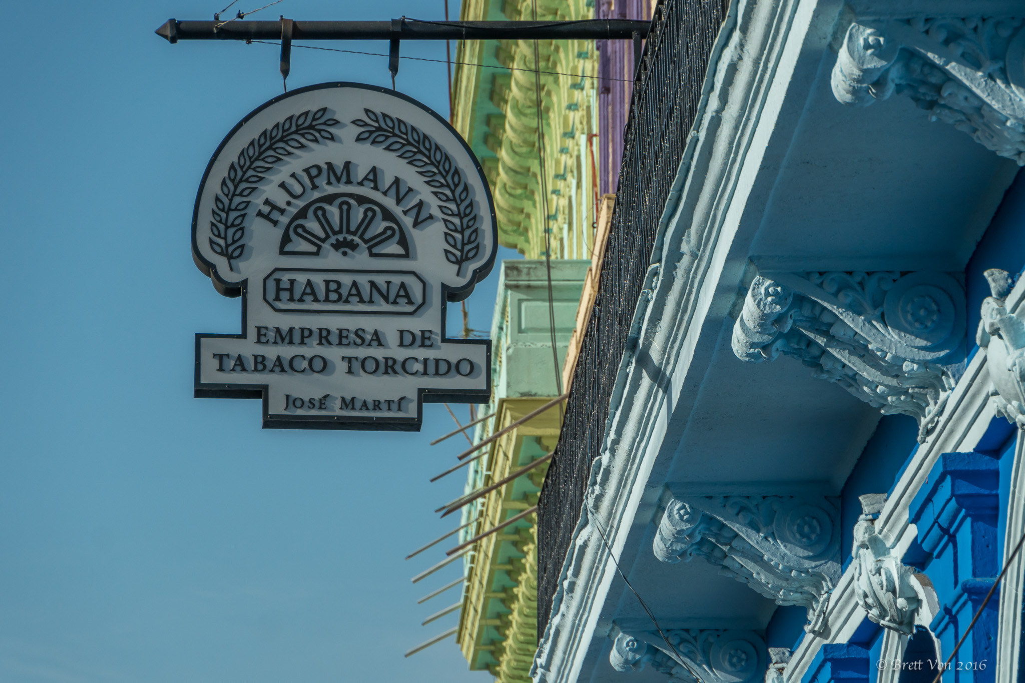 Sony E 18-200mm F3.5-6.3 OSS LE sample photo. Havana sign photography