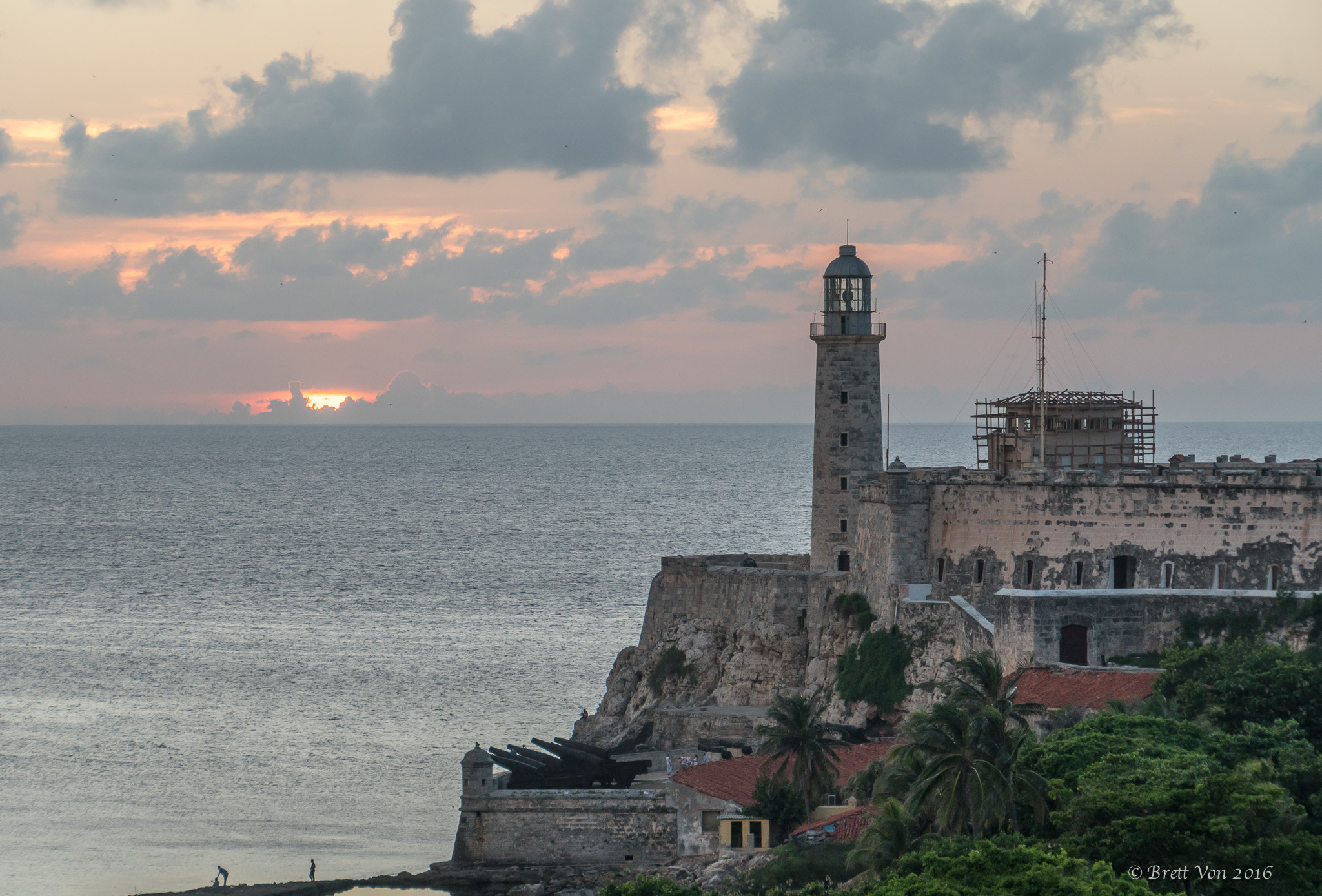 Sony E 18-200mm F3.5-6.3 OSS LE sample photo. Havana harbor lighthouse photography