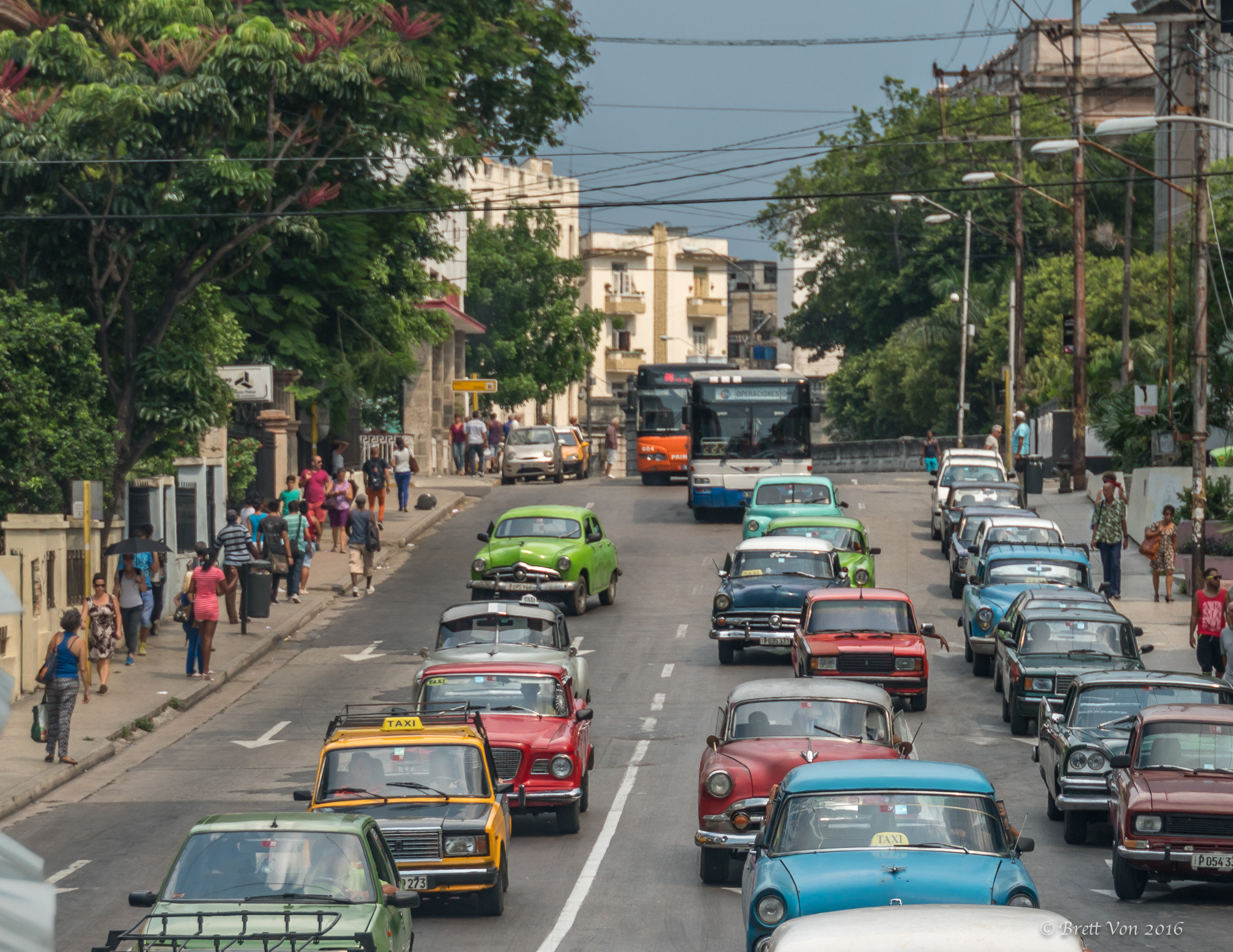 Sony E 18-200mm F3.5-6.3 OSS LE sample photo. Streets of havana photography