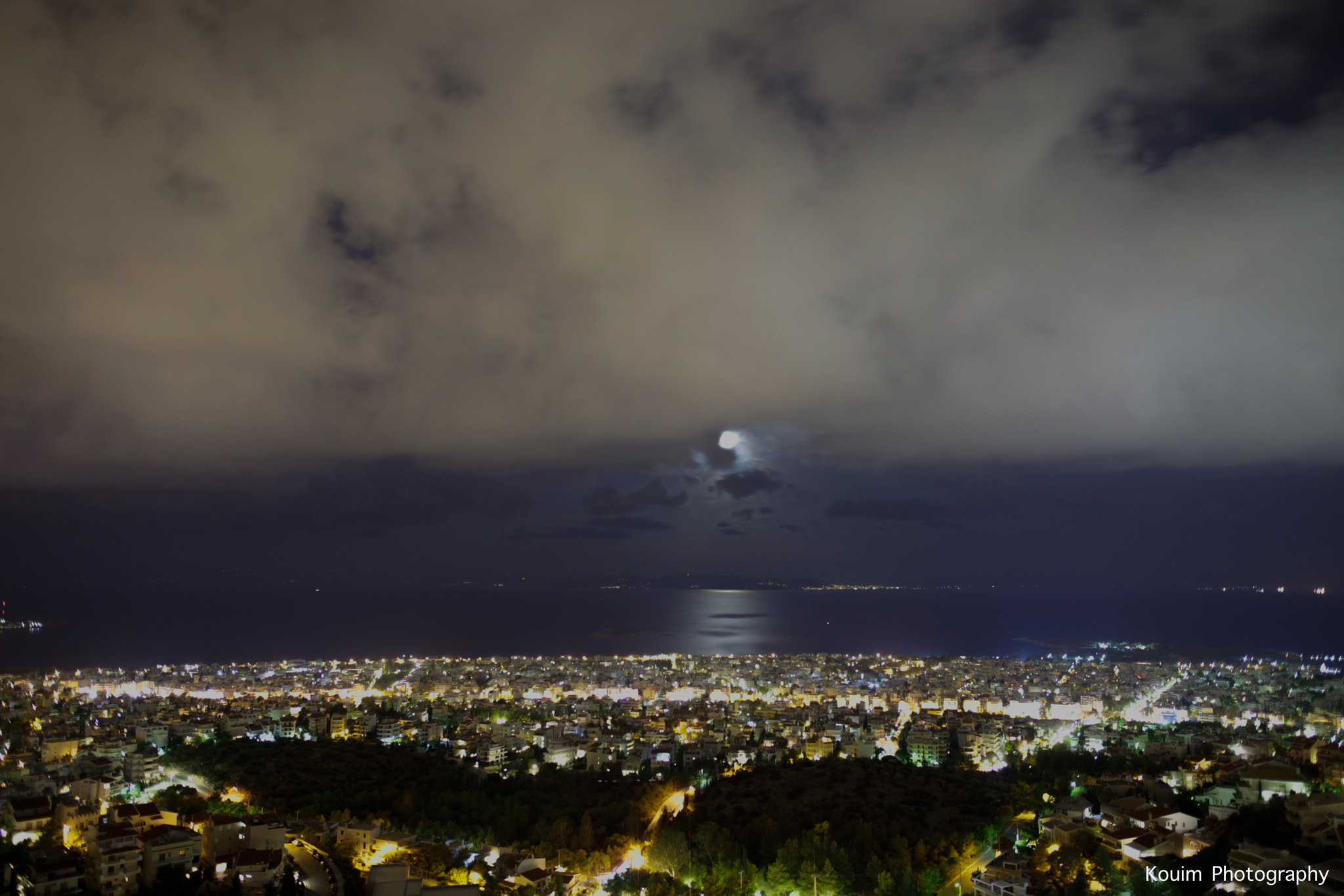 Canon EF 35mm F1.4L USM sample photo. Moon... photography