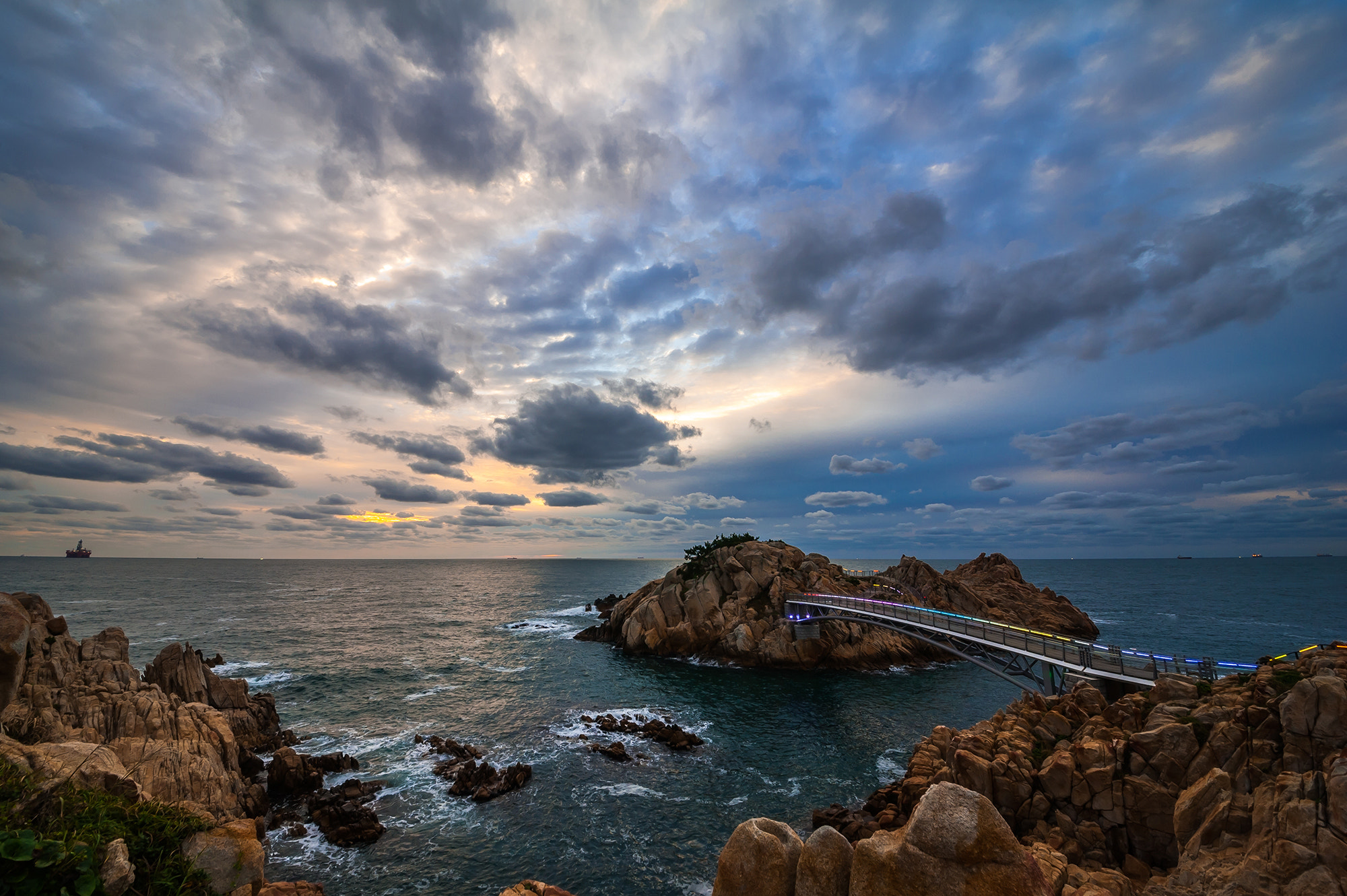 Sigma 12-24mm F4.5-5.6 II DG HSM sample photo. Morning light photography