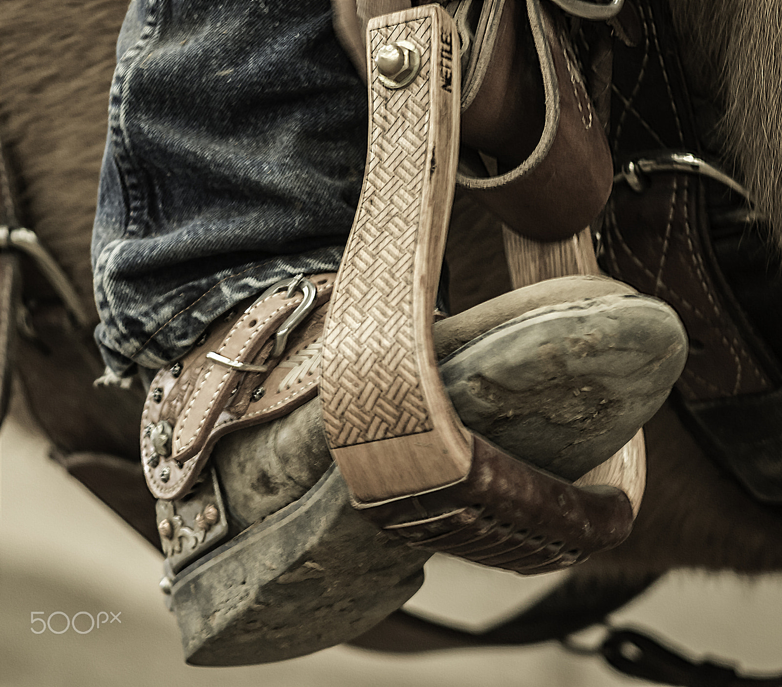 Canon EF 75-300mm f/4-5.6 USM sample photo. A cowgirl's boot photography