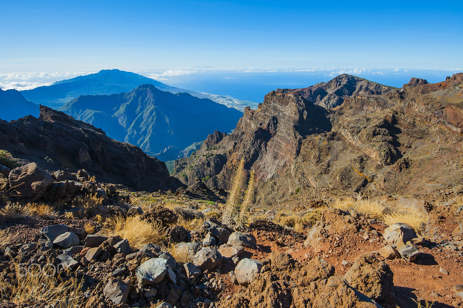 Sigma 8-16mm F4.5-5.6 DC HSM sample photo. Amazing view on rocky mountains and sea photography