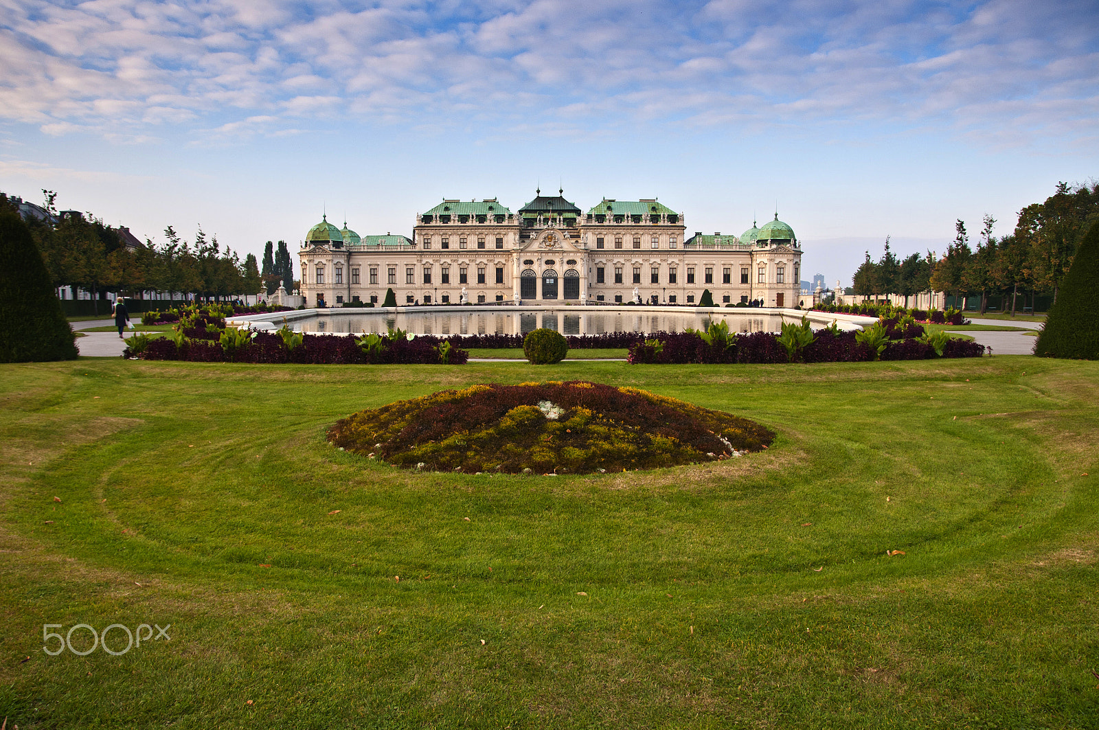 Sigma 17-70mm F2.8-4 DC Macro OS HSM sample photo. View on beautiful fountain in front of schonbrunn palace in vien photography