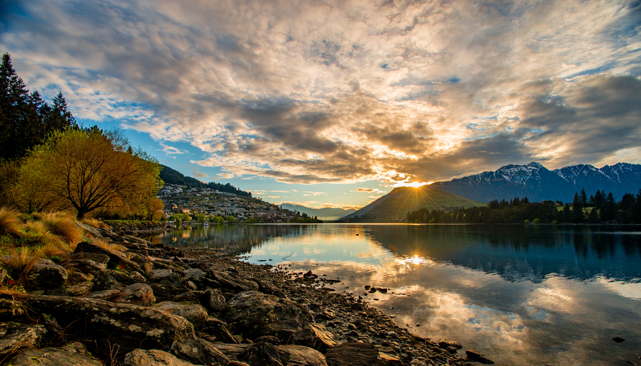 Nikon AF-S Nikkor 17-35mm F2.8D ED-IF sample photo. Sunrise photography