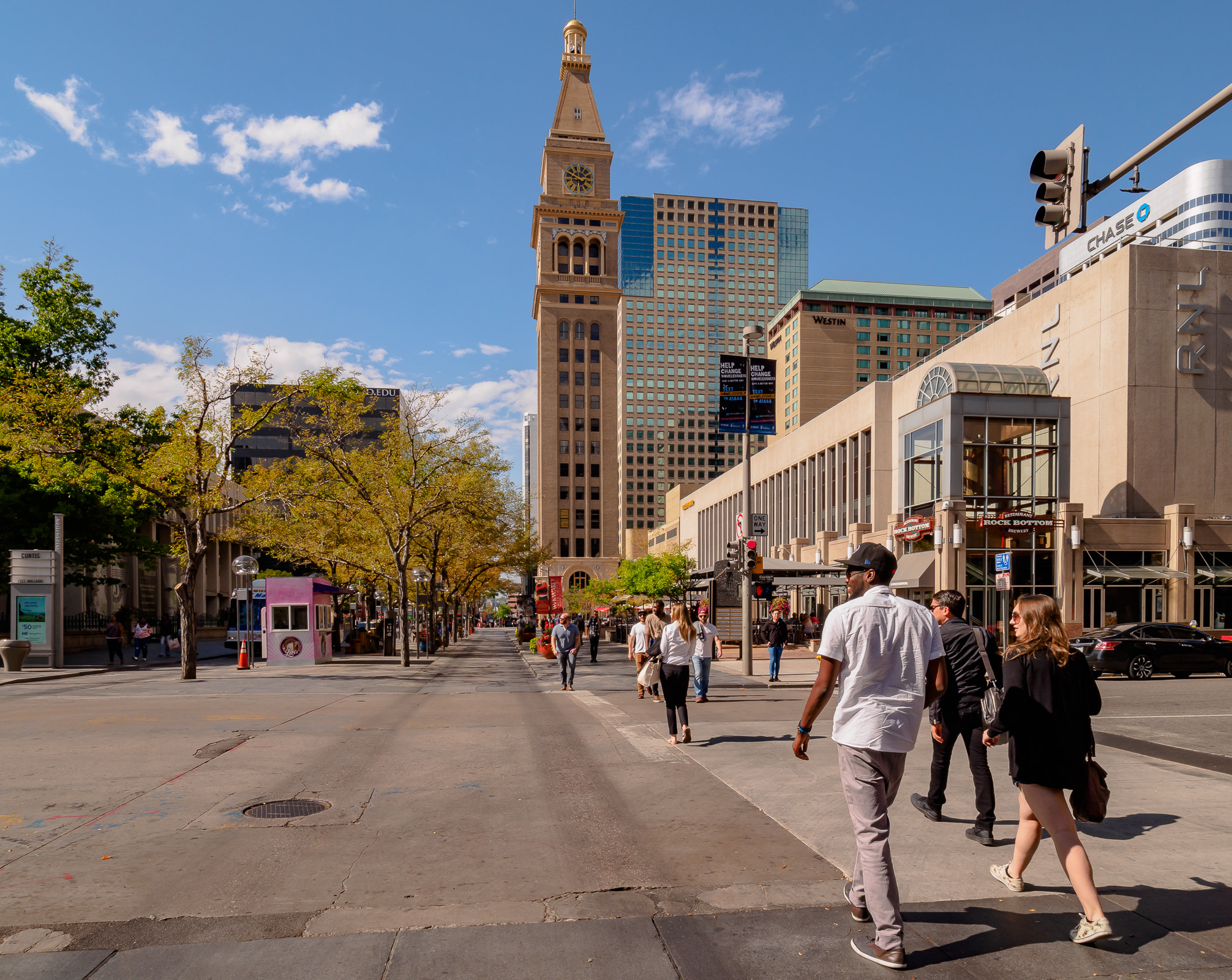 Olympus PEN-F + Olympus M.Zuiko Digital ED 7-14mm F2.8 PRO sample photo. Scenes from denver 2016 photography