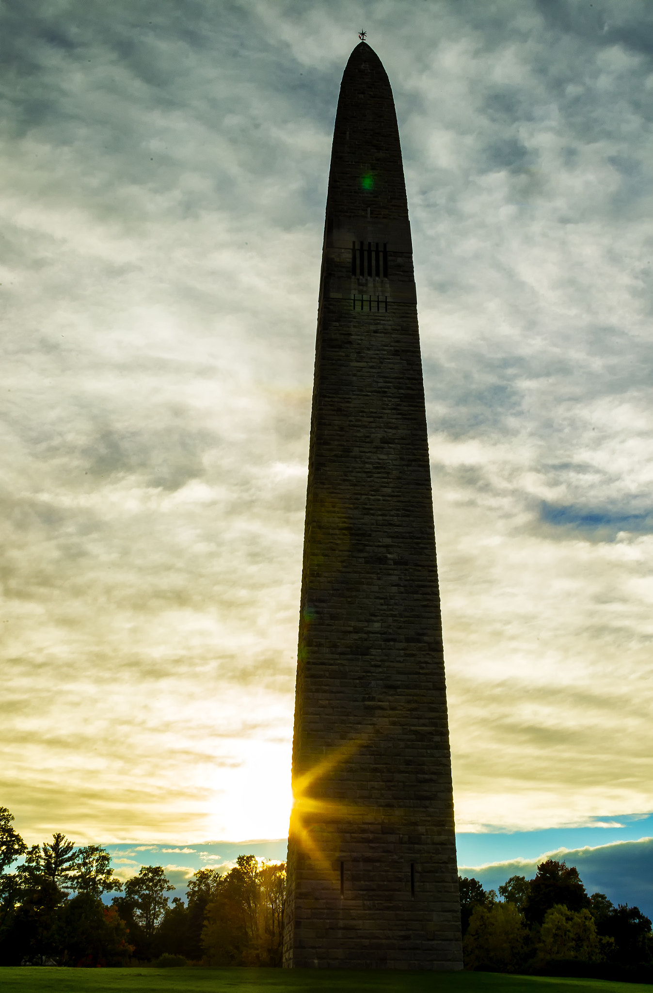Canon EOS-1D Mark IV sample photo. Battle monument at sunset photography