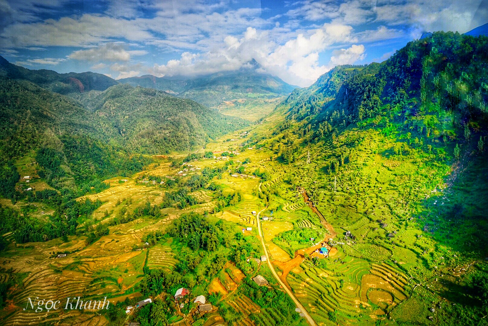 Sony a7 II + Sony Vario Tessar T* FE 24-70mm F4 ZA OSS sample photo. San sa ho sapa vietnam photography