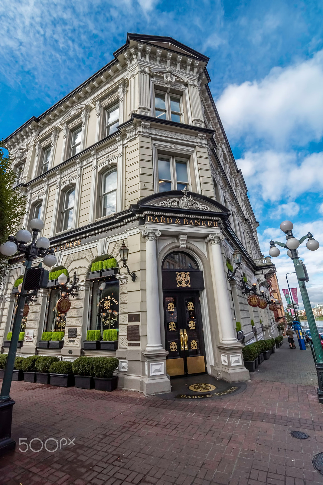 Tokina AT-X Pro 11-16mm F2.8 DX sample photo. The bard & banker, victoria bc photography