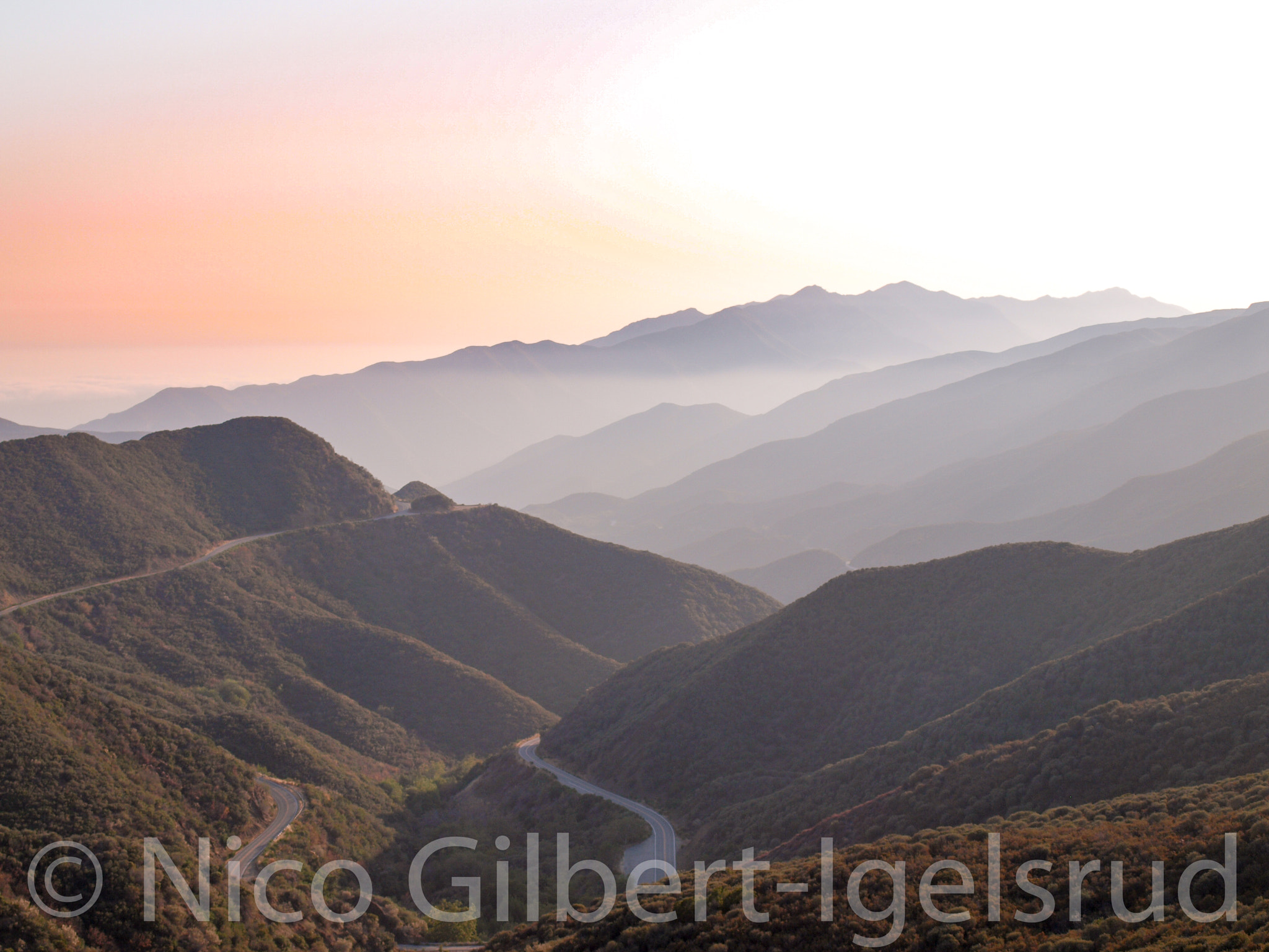 Olympus E-420 (EVOLT E-420) + OLYMPUS 14-42mm Lens sample photo. Mountain sunset photography