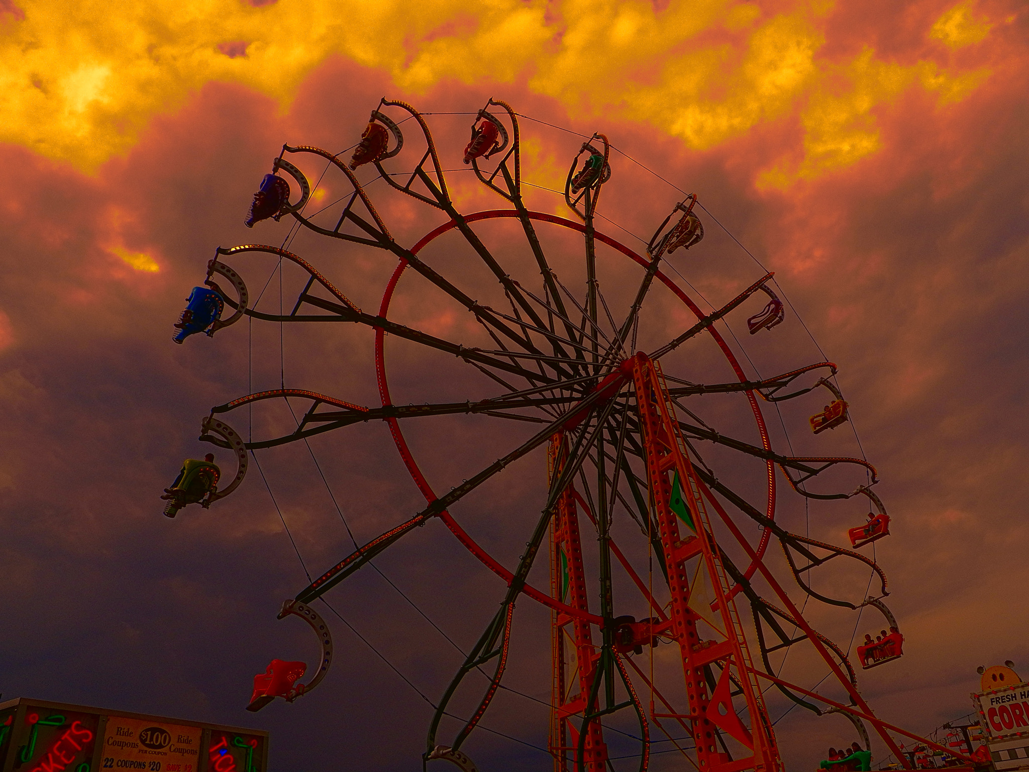 Kodak EasyShare Z990 (EasyShare Max) sample photo. Hell's ferris wheel photography