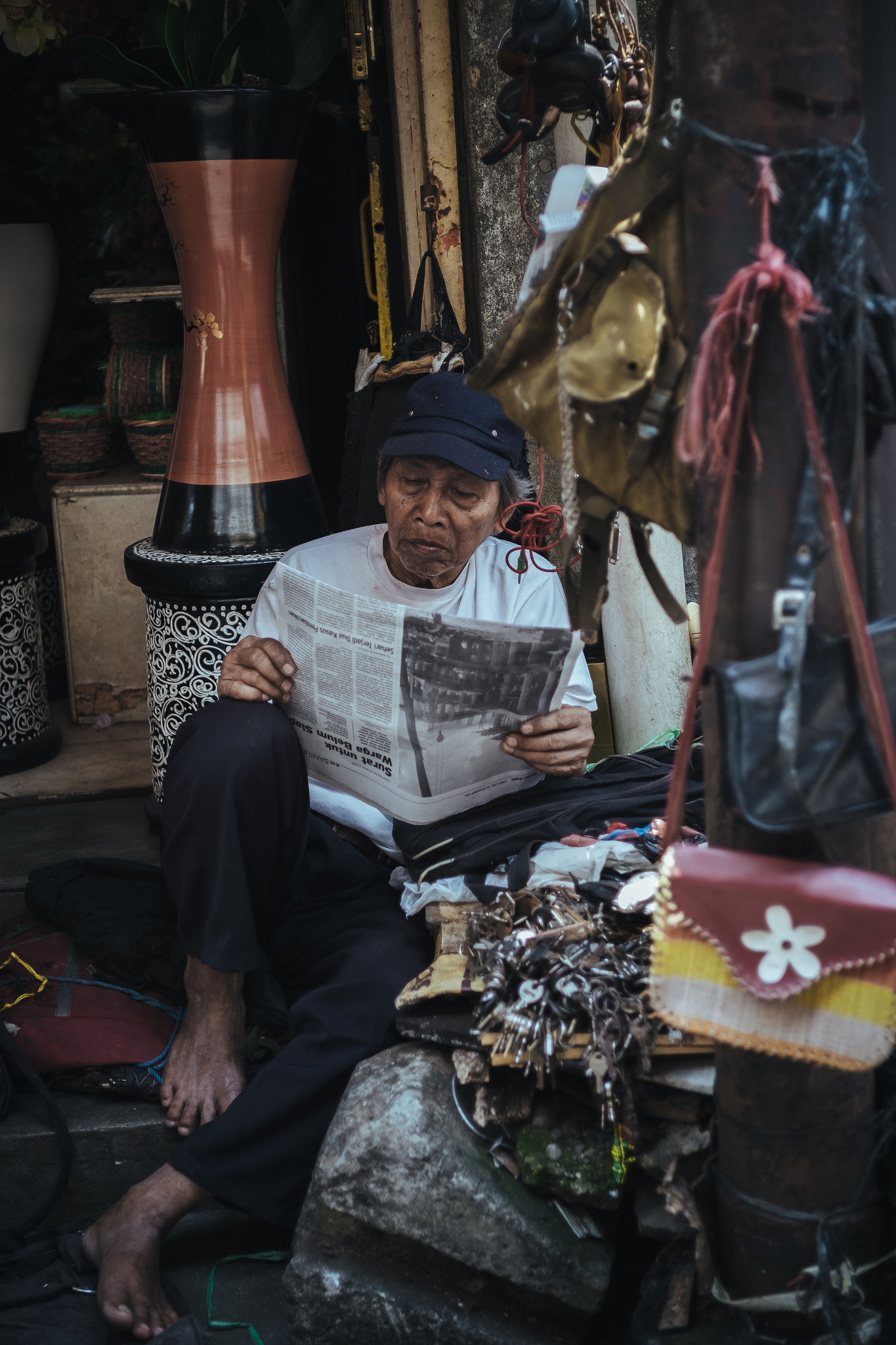 Fujifilm X-T10 + ZEISS Touit 32mm F1.8 sample photo. Traditional market photography