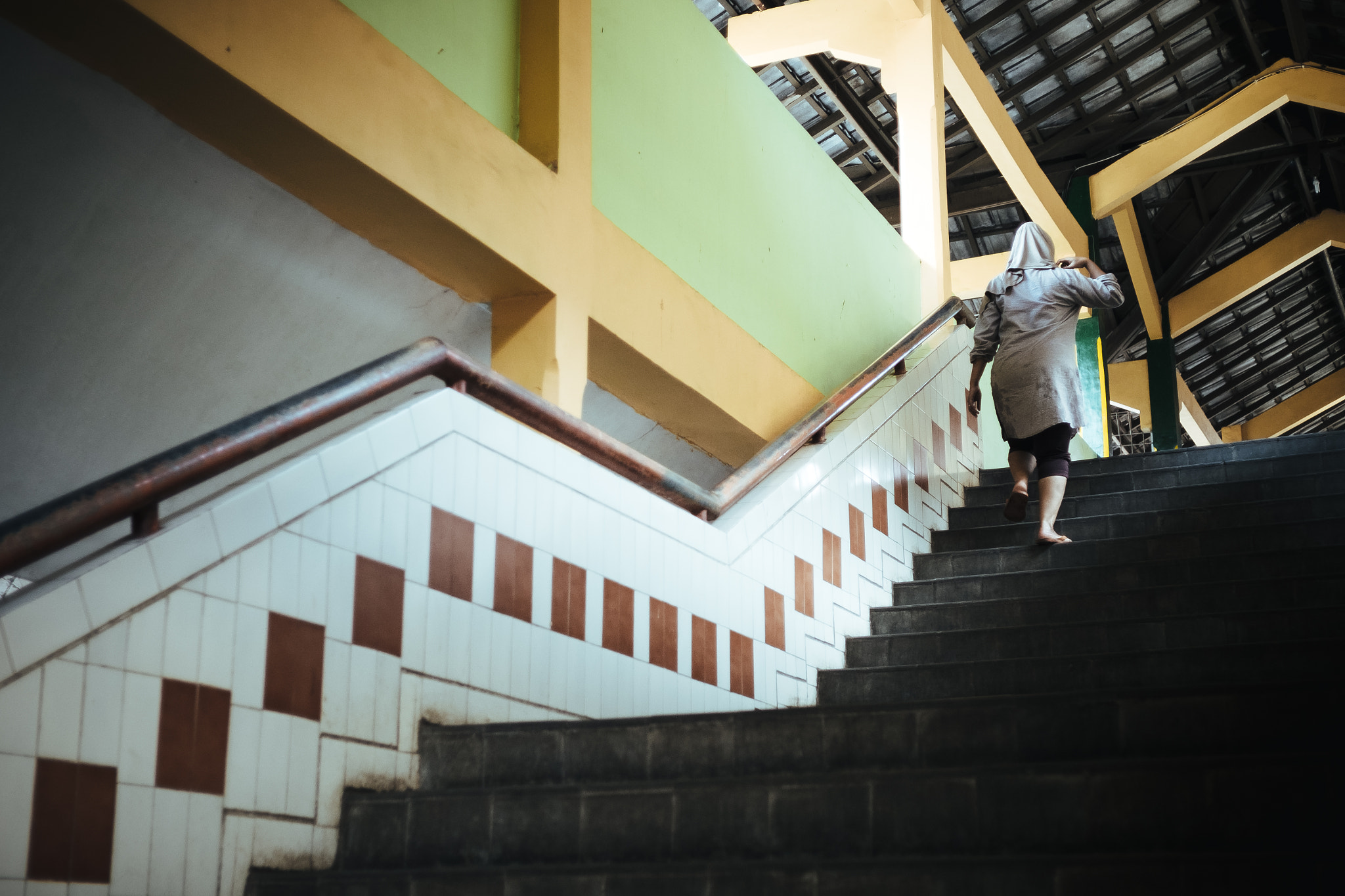 Fujifilm X-T10 + ZEISS Touit 32mm F1.8 sample photo. Traditional market photography