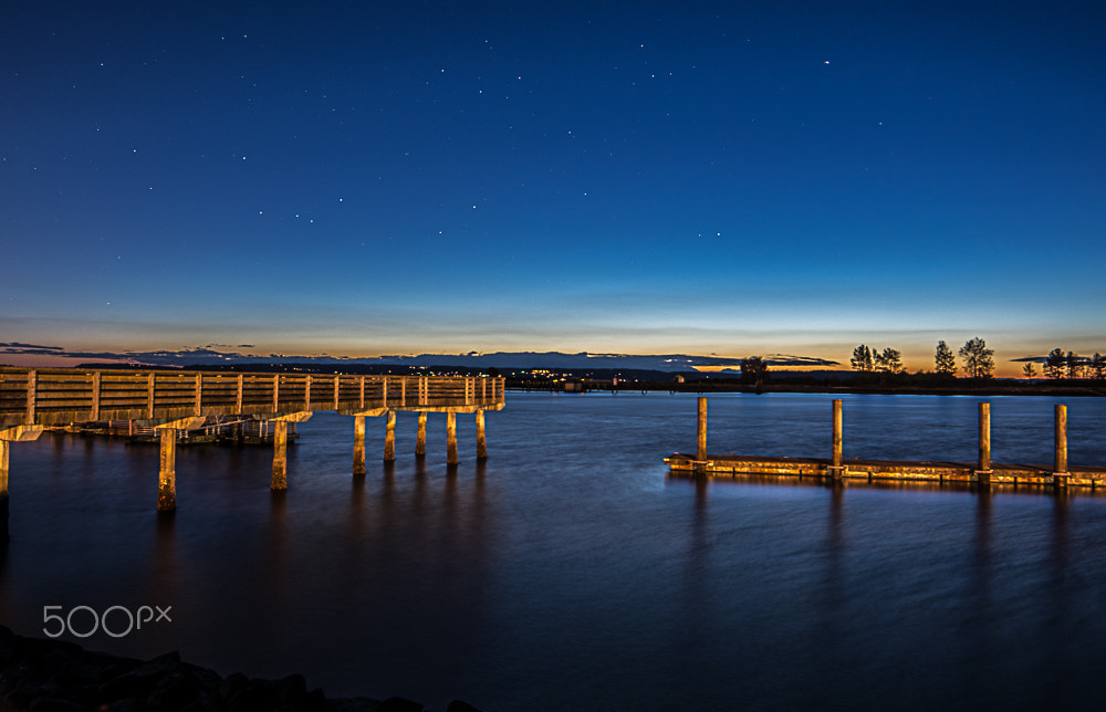 Samyang 14mm F2.8 ED AS IF UMC sample photo. Late night photography