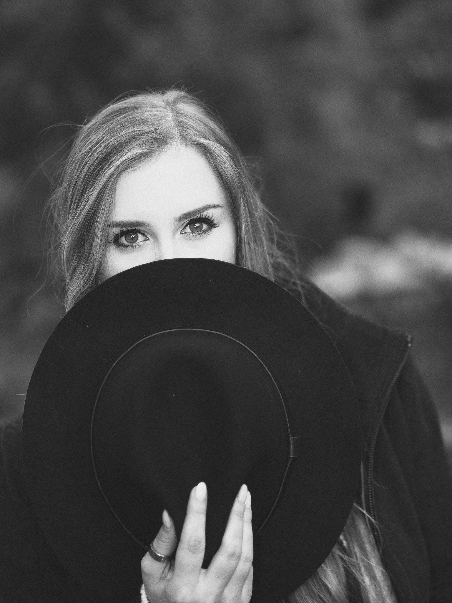 Panasonic Leica DG Nocticron 42.5mm F1.2 ASPH OIS sample photo. Kasia with hat photography