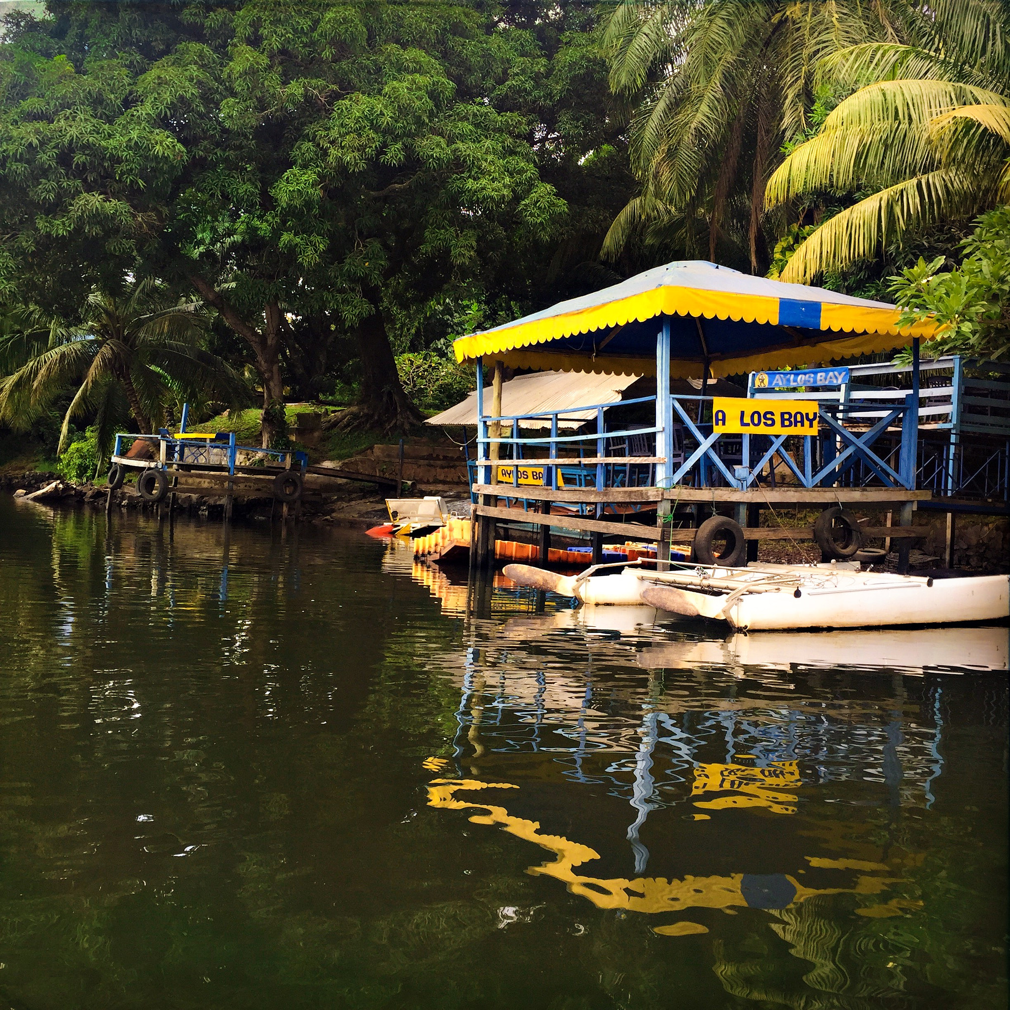 Hipstamatic 322 sample photo. Akosombo. photography