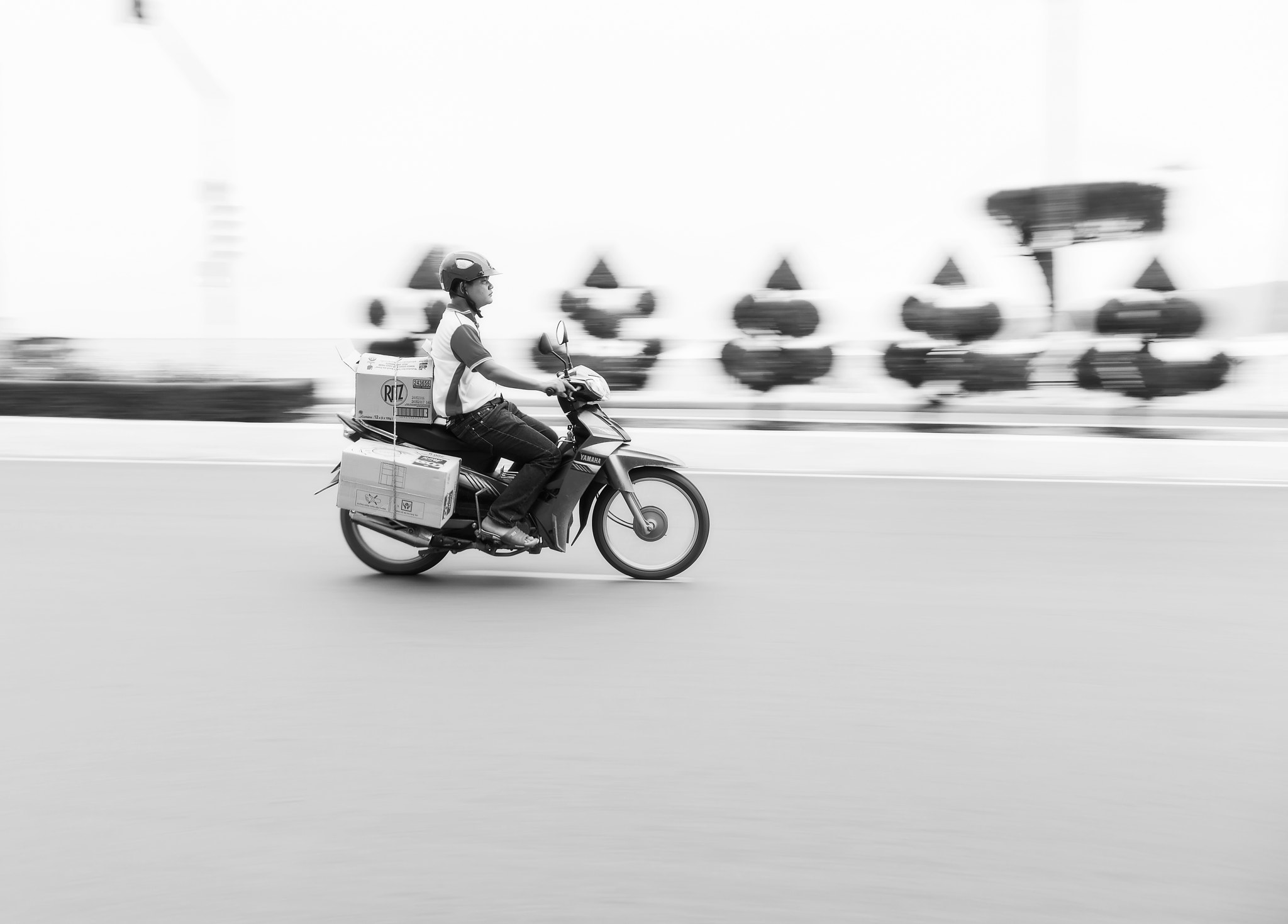 Sony Alpha DSLR-A850 sample photo. Vietnamese on the bike. photography