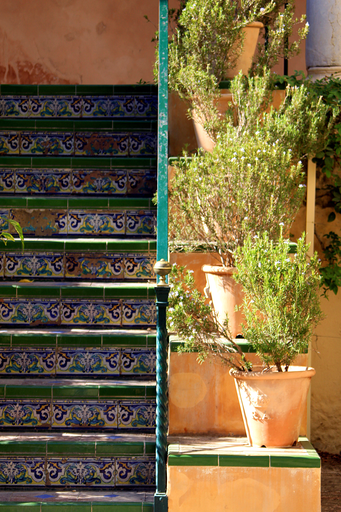Canon EF 35-80mm f/4-5.6 sample photo. Symmetry photography