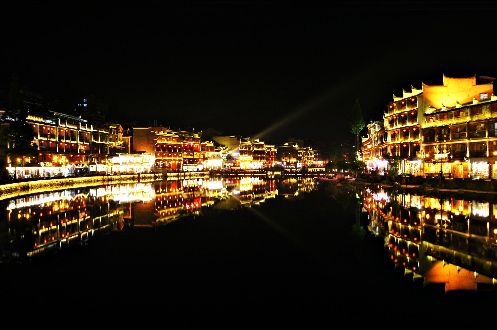 Sony SLT-A55 (SLT-A55V) + Tamron SP AF 10-24mm F3.5-4.5 Di II LD Aspherical (IF) sample photo. Color of fenghuang #6 photography