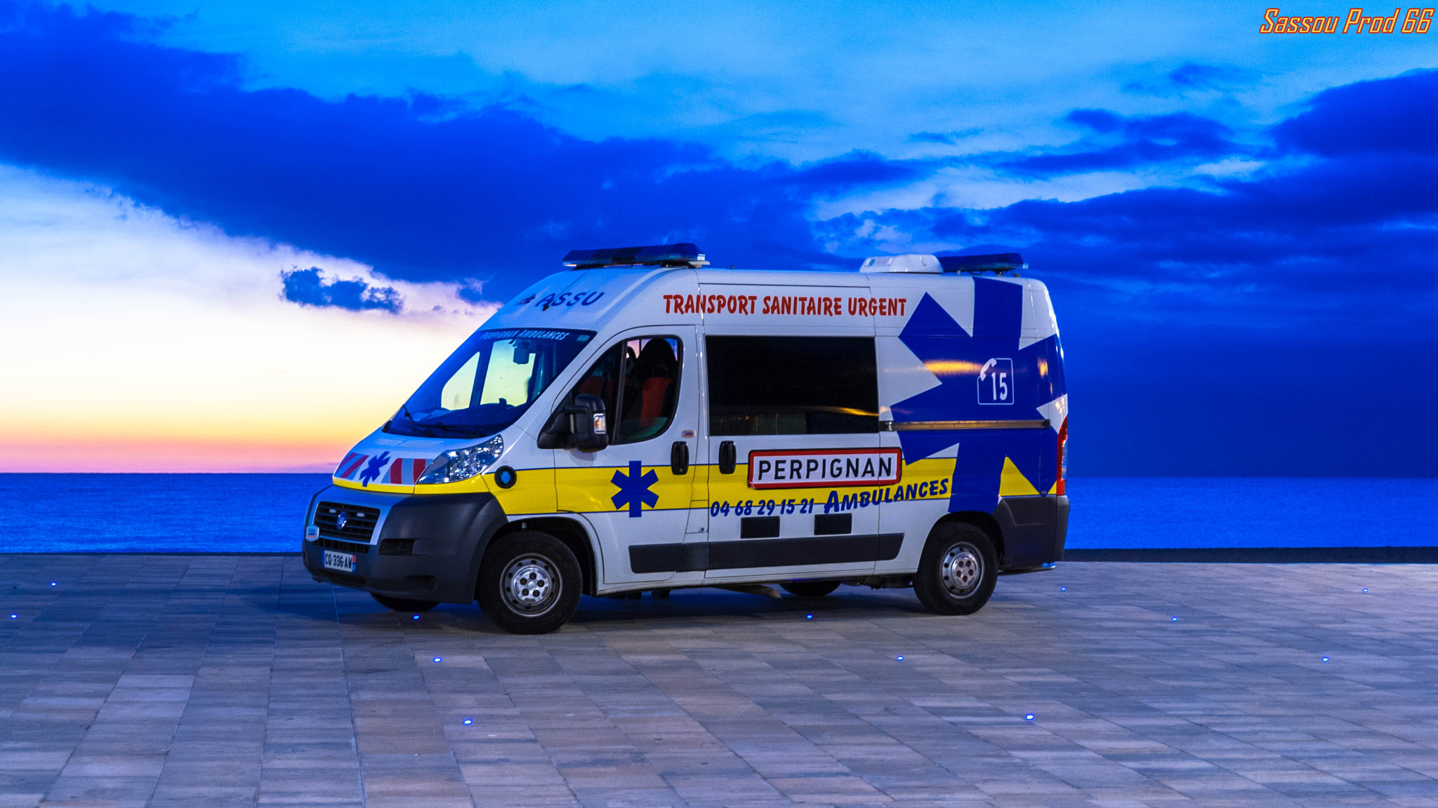 Canon EOS 1000D (EOS Digital Rebel XS / EOS Kiss F) sample photo. Ambulance on the beach photography