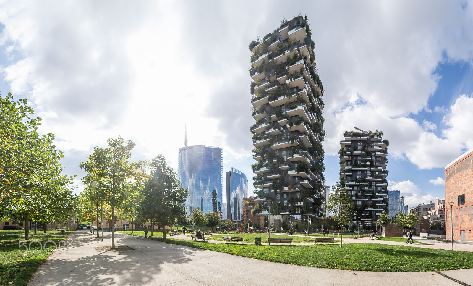 Sigma 12-24mm F4.5-5.6 II DG HSM sample photo. Bosco vertical and unicredit tower photography