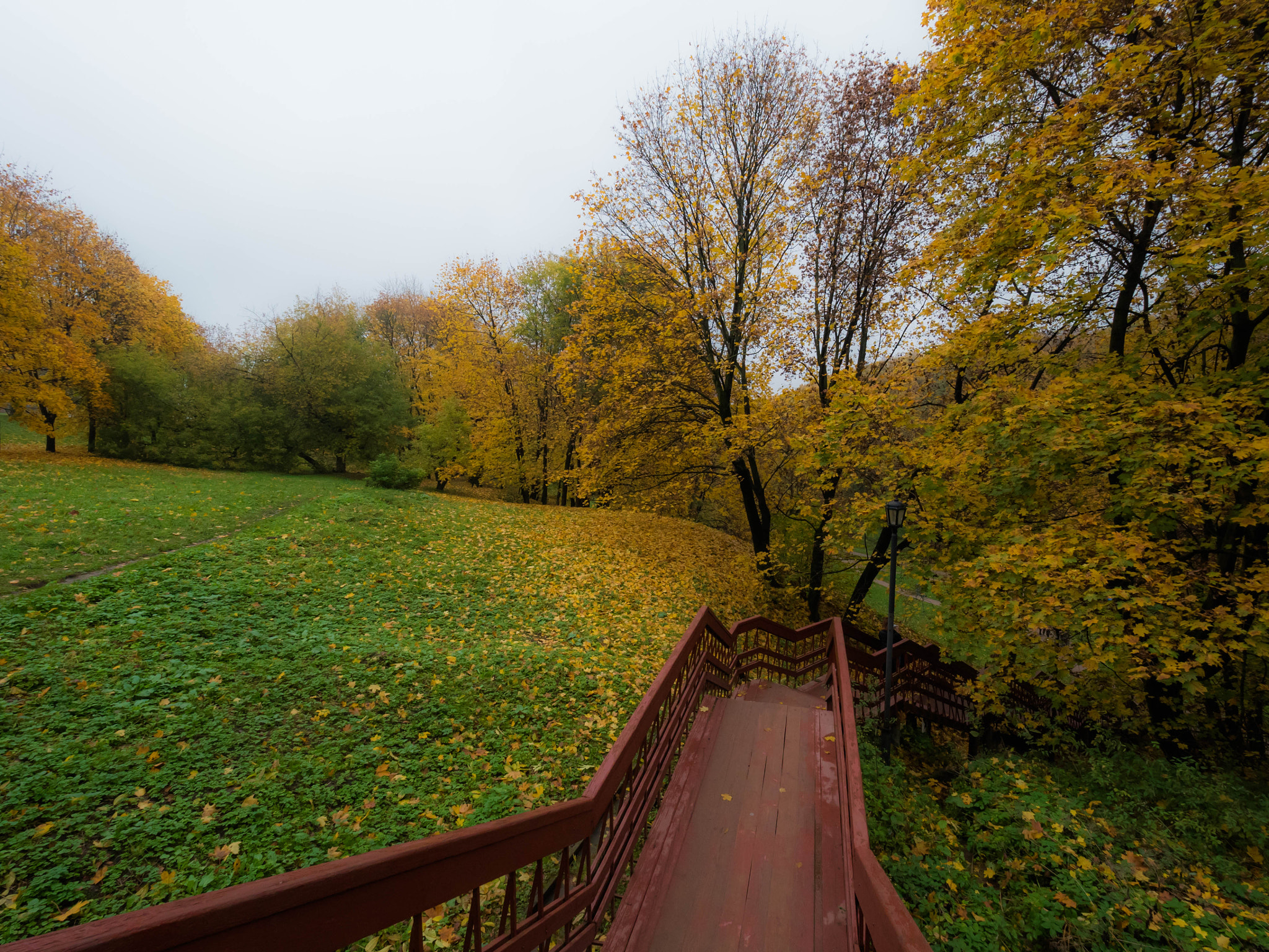 Panasonic Lumix DMC-GH4 + Olympus M.Zuiko Digital ED 7-14mm F2.8 PRO sample photo. Downstairs photography