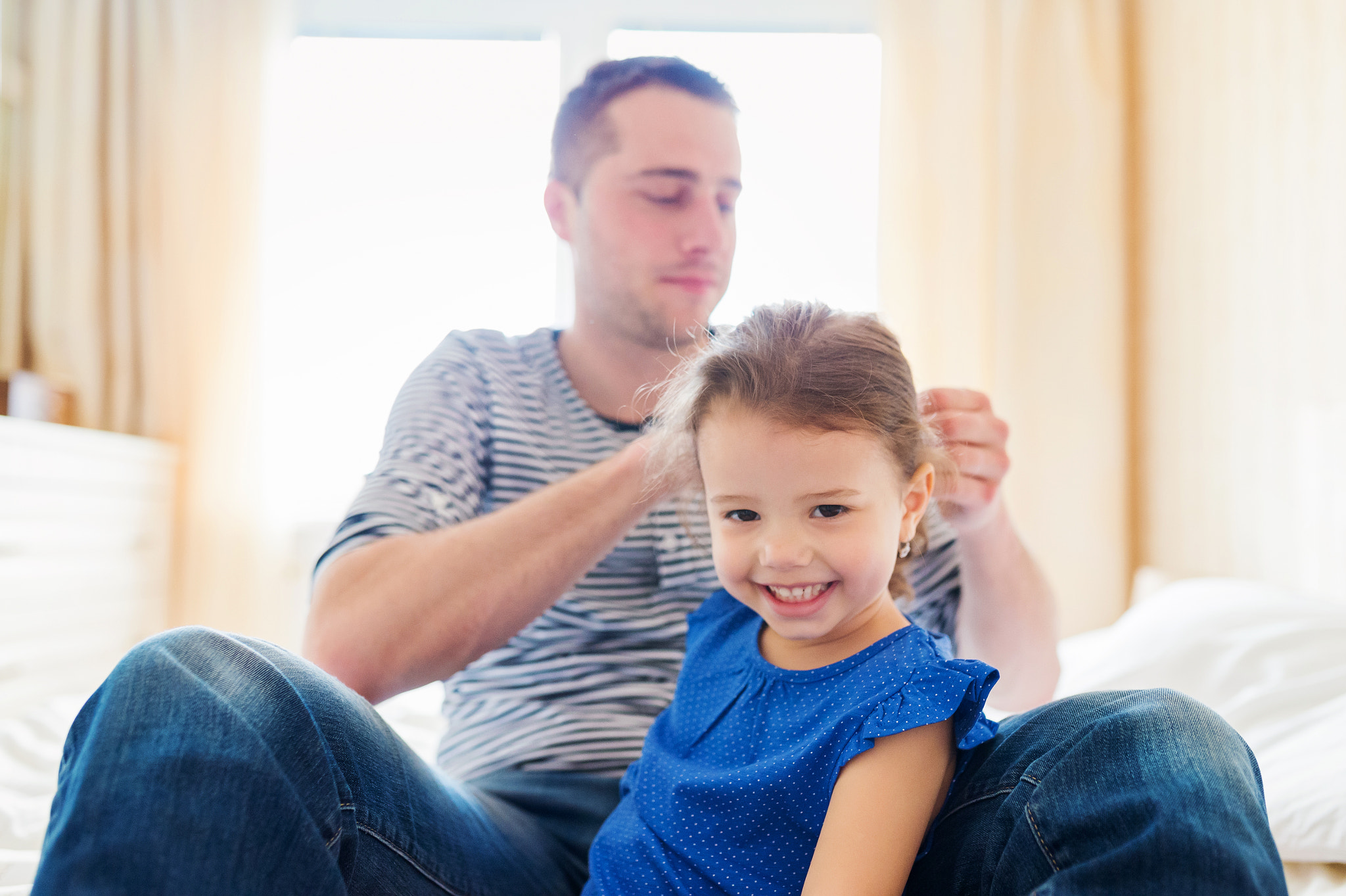 Nikon D4S + Sigma 35mm F1.4 DG HSM Art sample photo. Father combing hair of his daughter in the morning photography