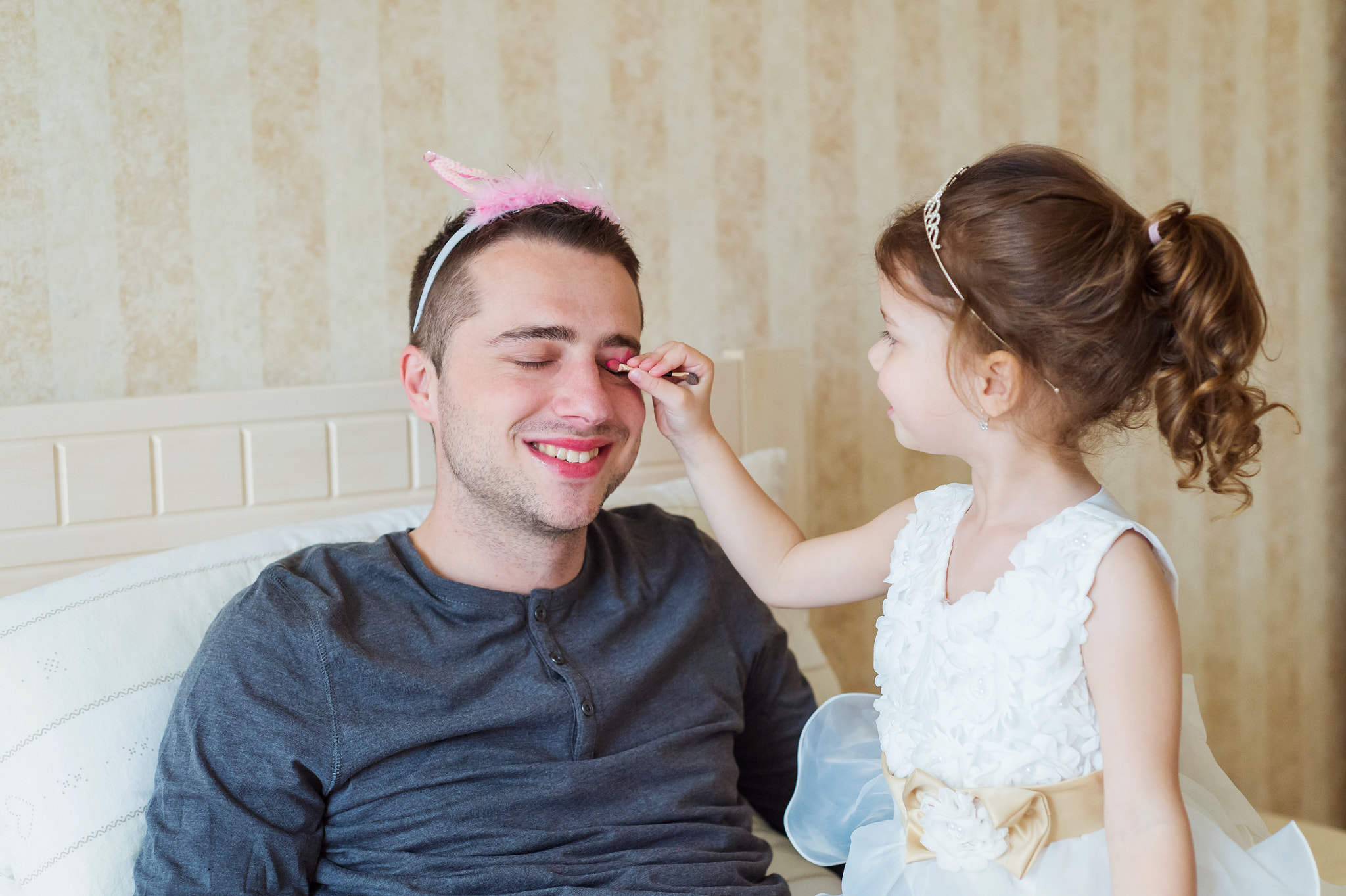 Nikon D4S sample photo. Cute girl putting on make up on her father photography