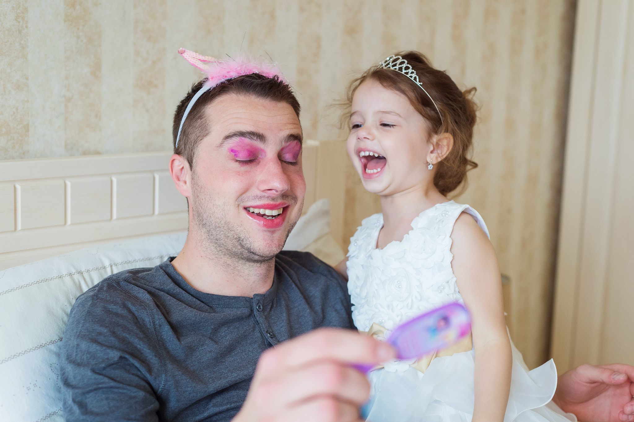 Nikon D4S sample photo. Cute girl that put on make up on her father photography