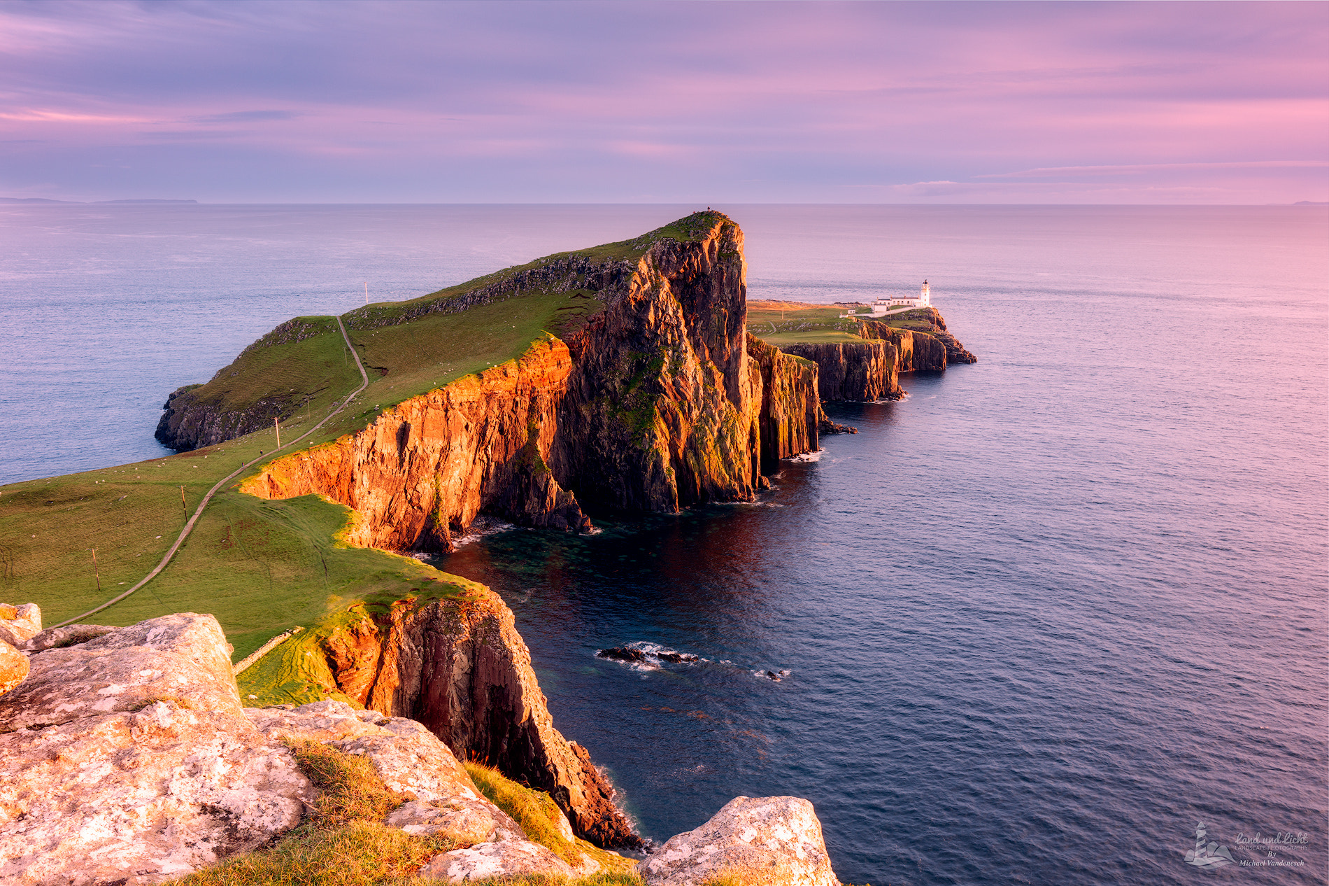 Canon EOS 5DS R + Canon EF 16-35mm F4L IS USM sample photo. Neist point lighthouse photography