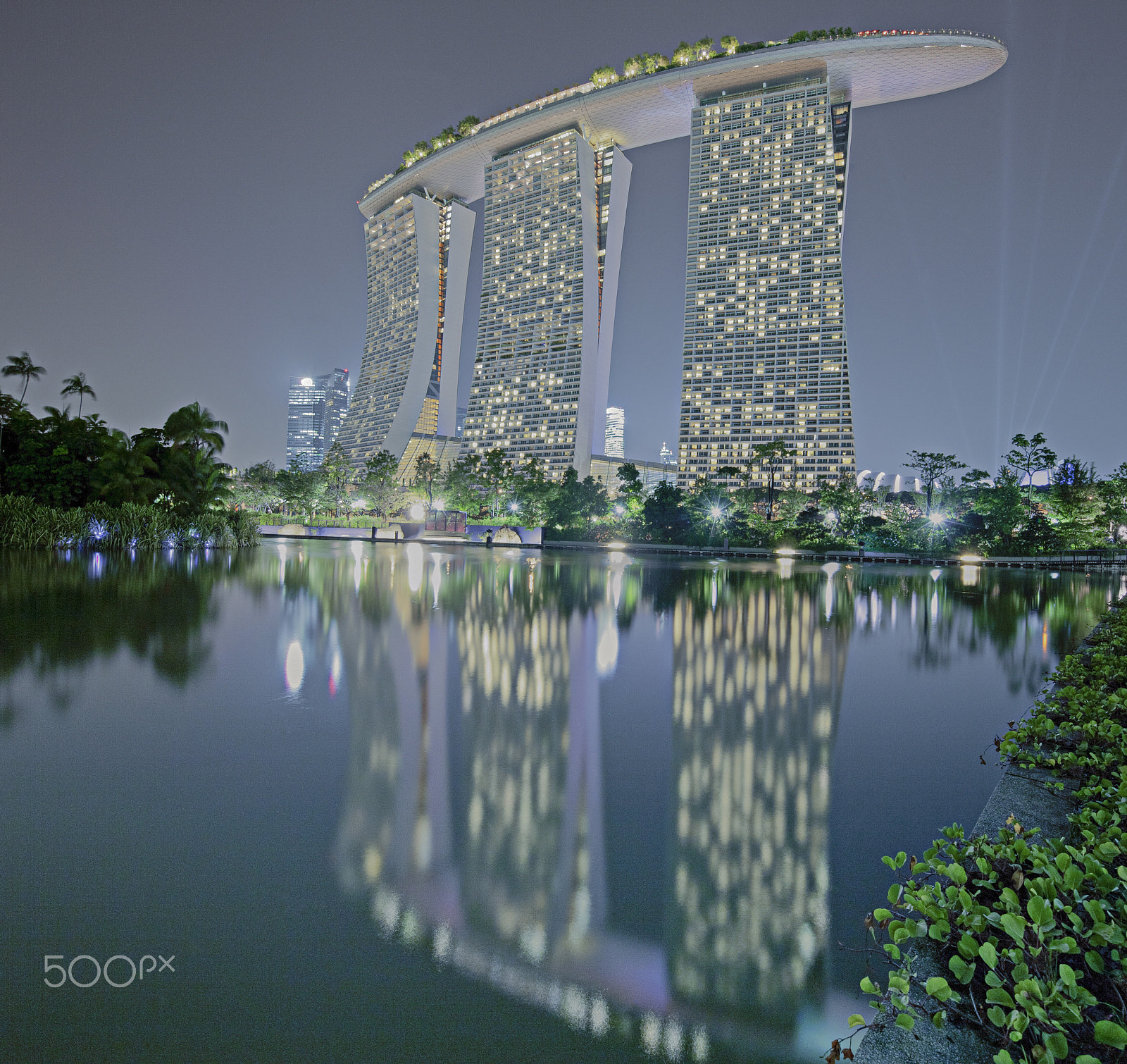 Canon TS-E 17mm F4L Tilt-Shift sample photo. Marina bay sands photography
