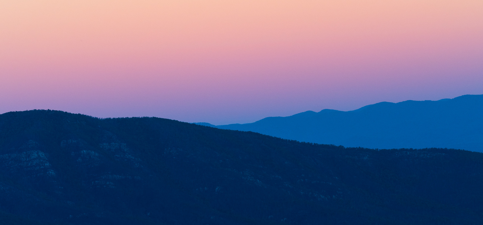 Olympus OM-D E-M5 II + Olympus M.Zuiko Digital ED 40-150mm F2.8 Pro sample photo. Appalachian curves photography