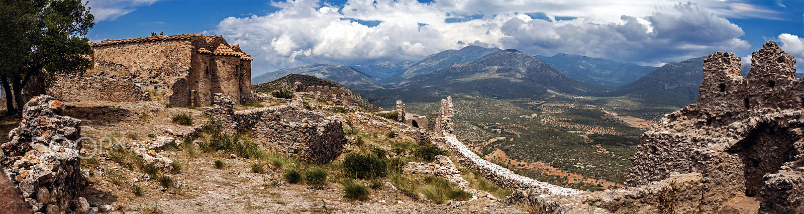 Canon EOS 650D (EOS Rebel T4i / EOS Kiss X6i) + Sigma 18-50mm f/2.8 Macro sample photo. Medieval castle (greece) photography