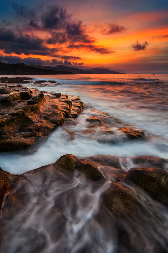 Tokina AT-X Pro 11-16mm F2.8 DX sample photo. Atardecer en ebullición photography